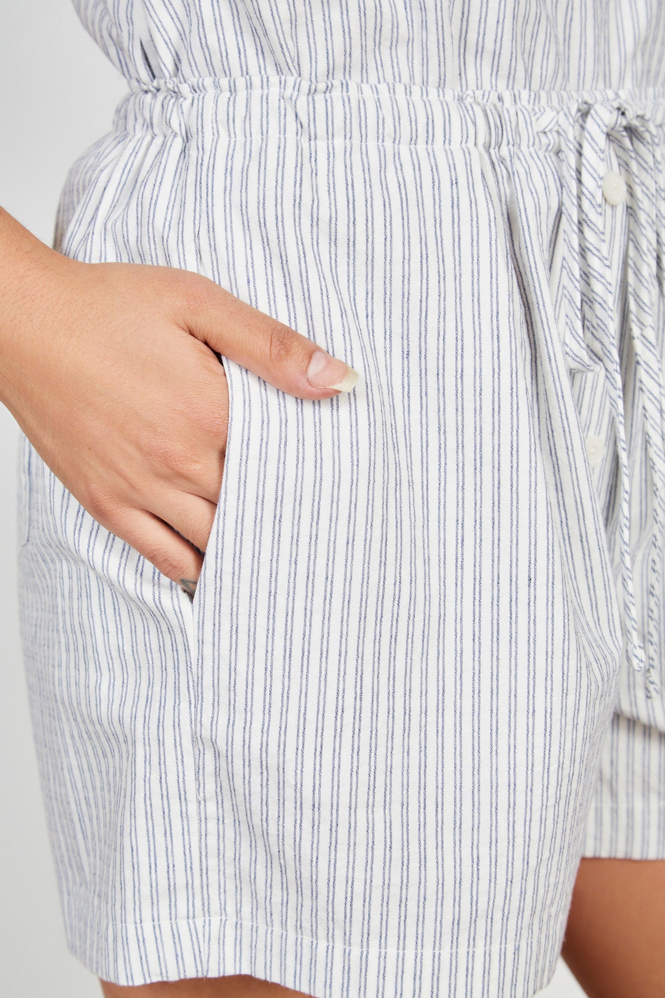 Ivory and navy striped shorts_4