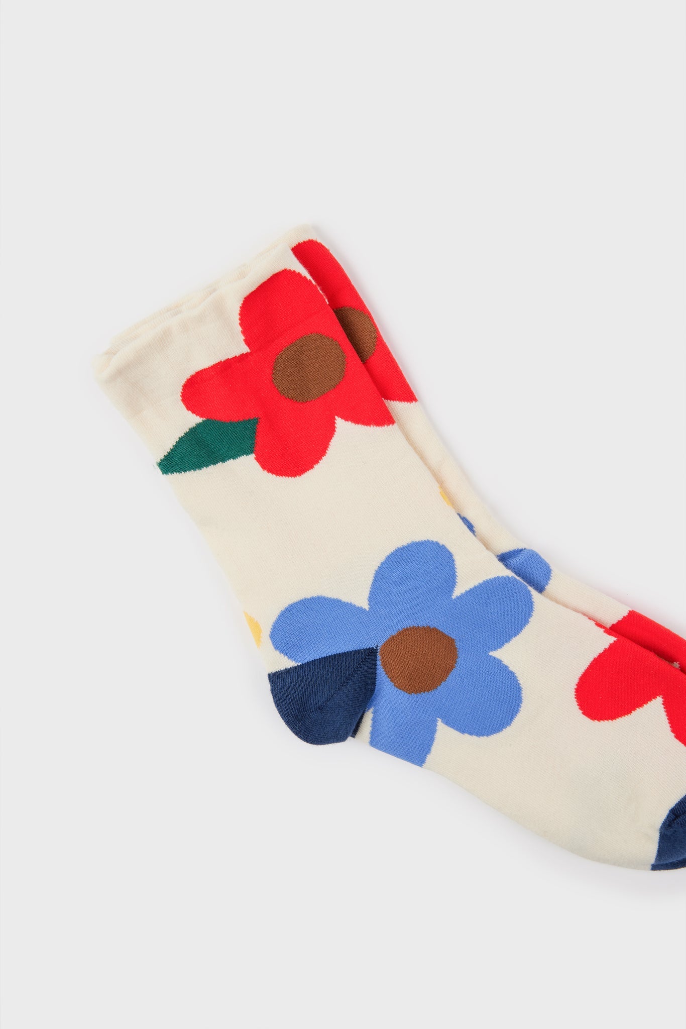 Ivory giant graphic flower socks_3