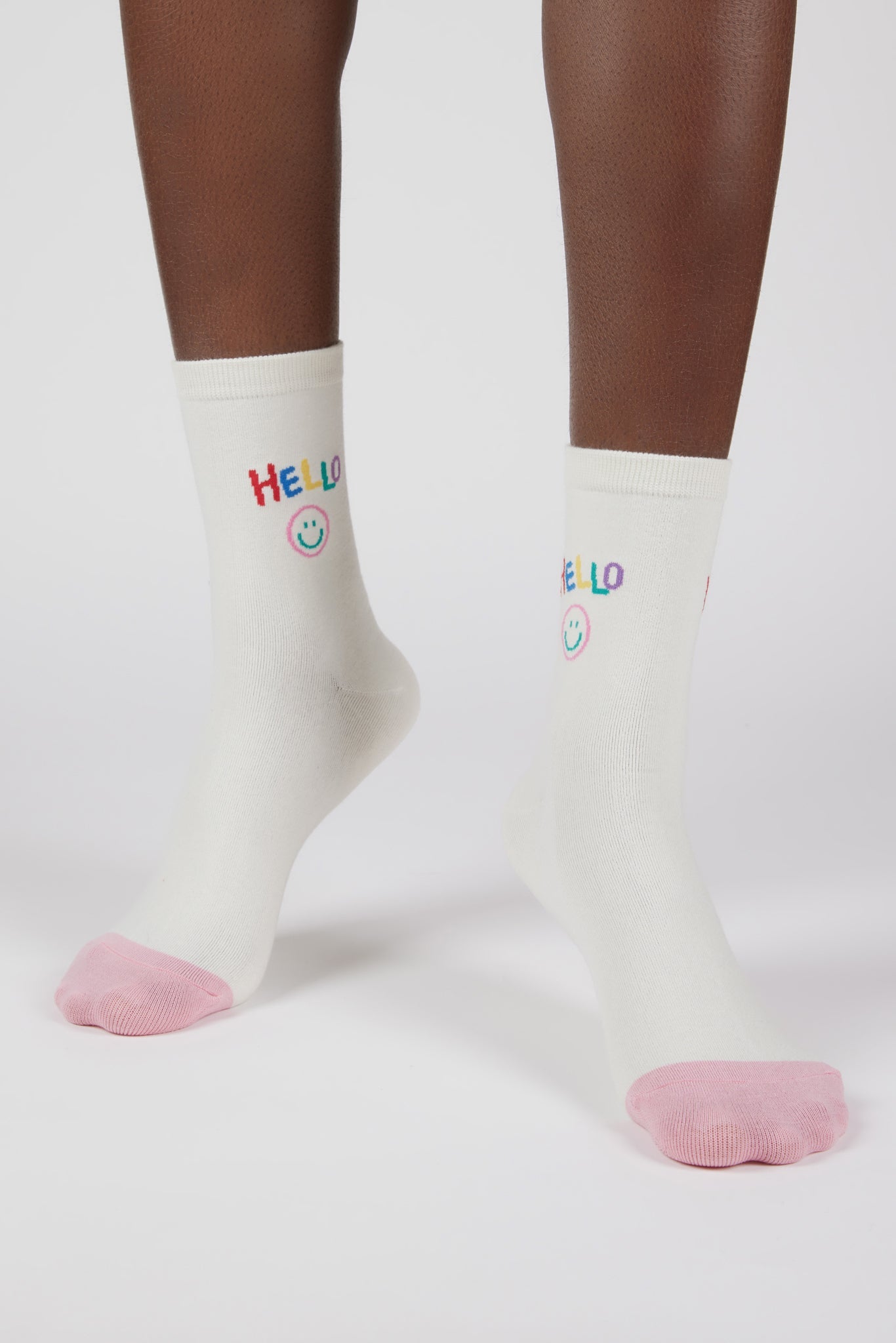 Ivory hello smiley face socks_4