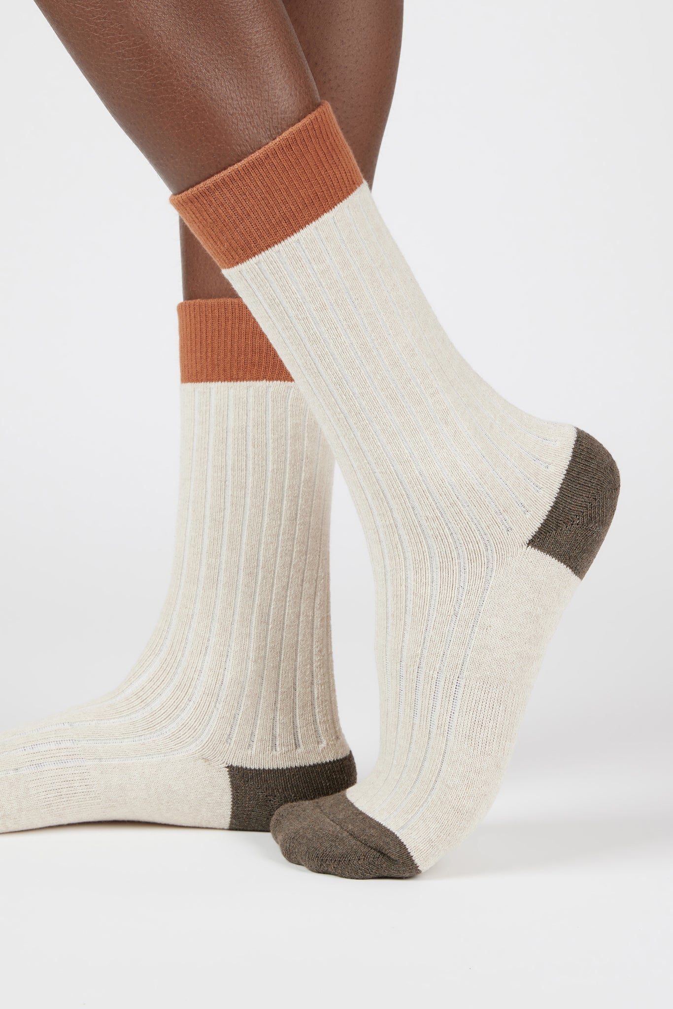 Ivory ribbed tricolour block socks_1