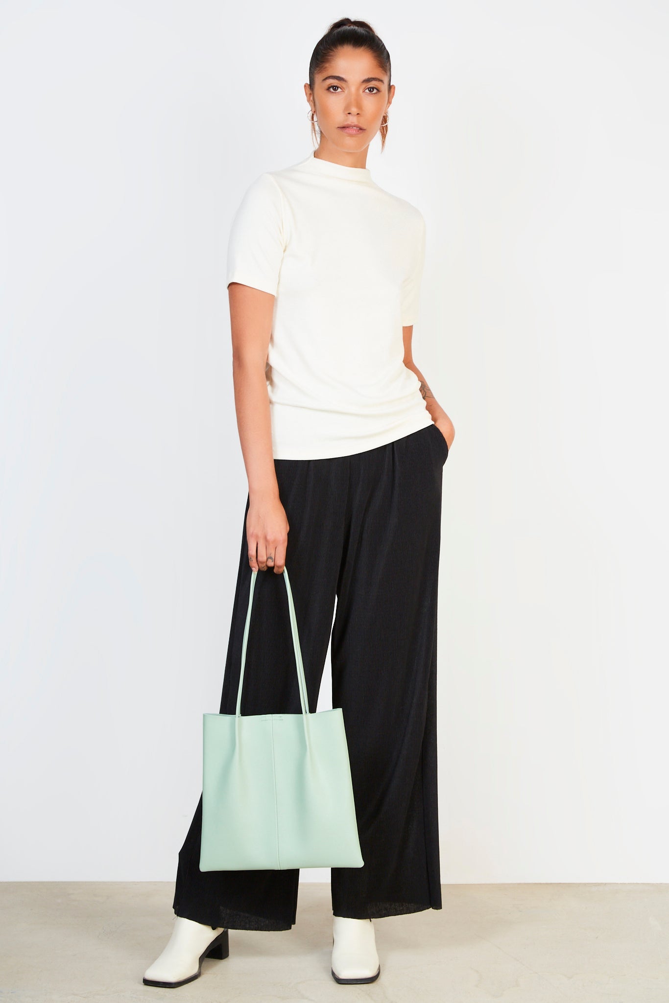 Ivory short sleeved mock neck tee_3