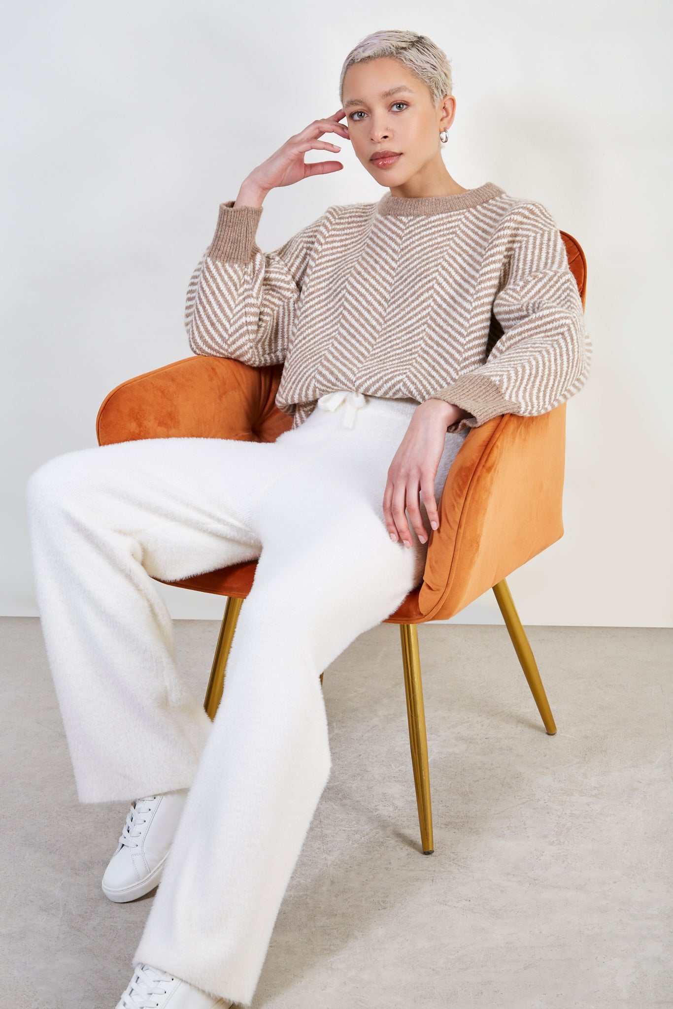 Ivory soft fuzzy drawstring trousers_5