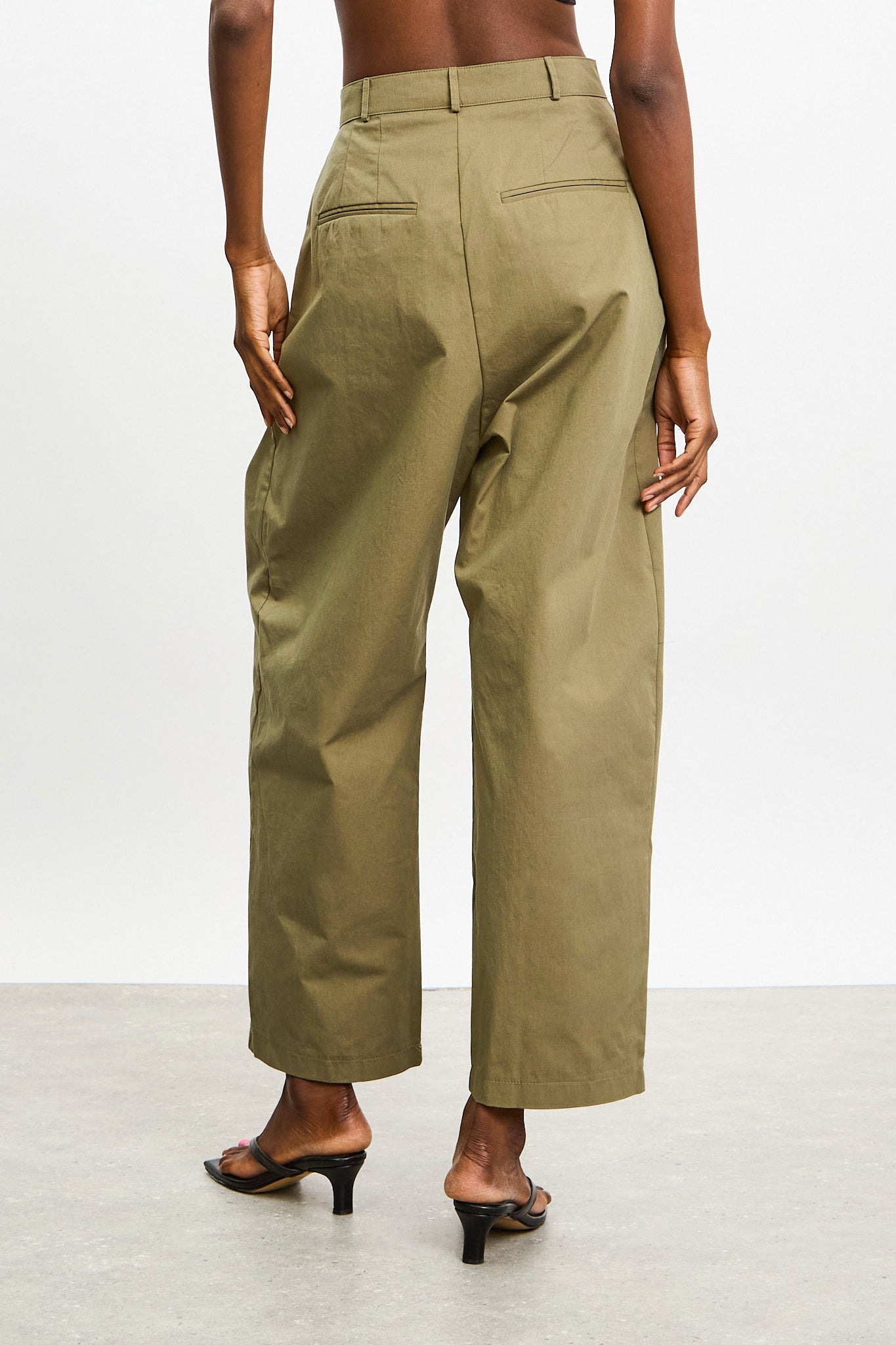 Khaki multipleat trousers_2