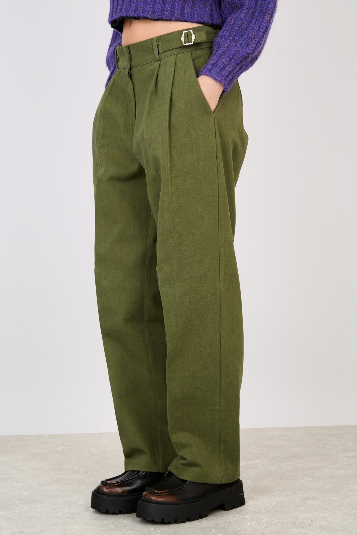 Khaki thick double side belted trousers_1