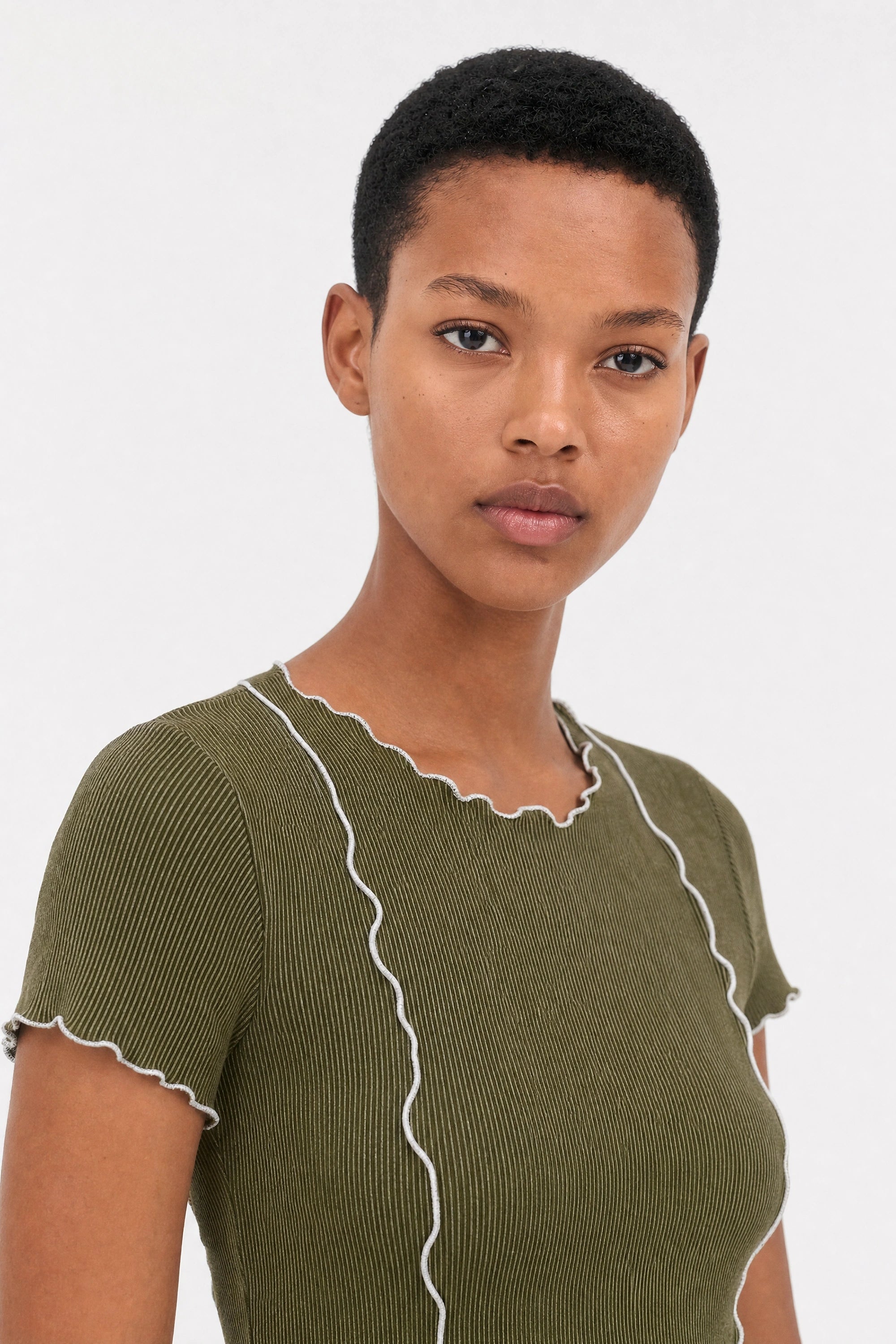Khaki ribbed contrast trim double line tee_3