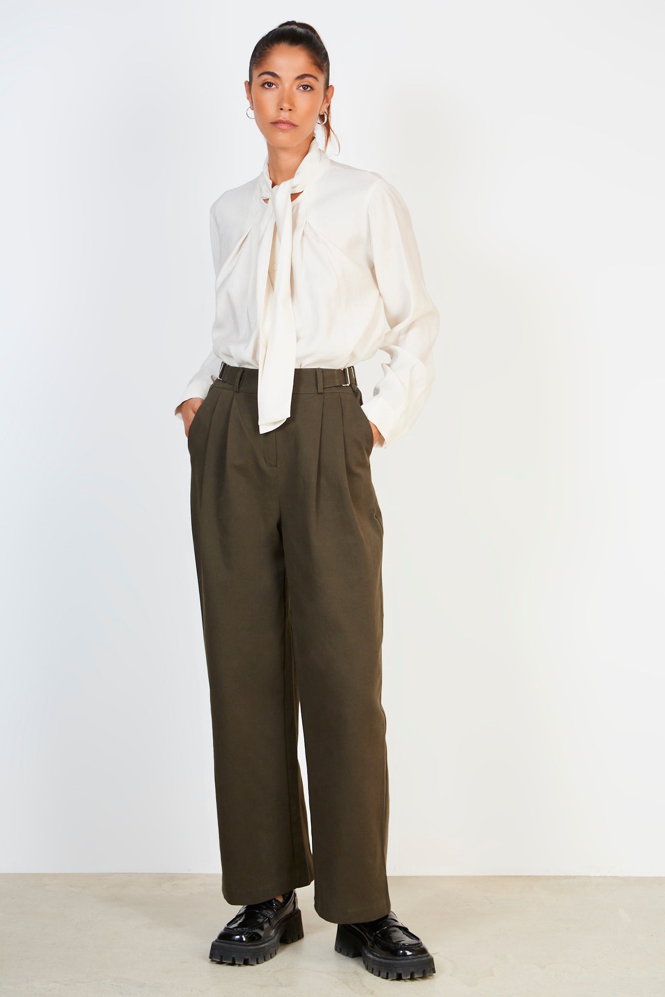 Khaki cinch waist trousers_3