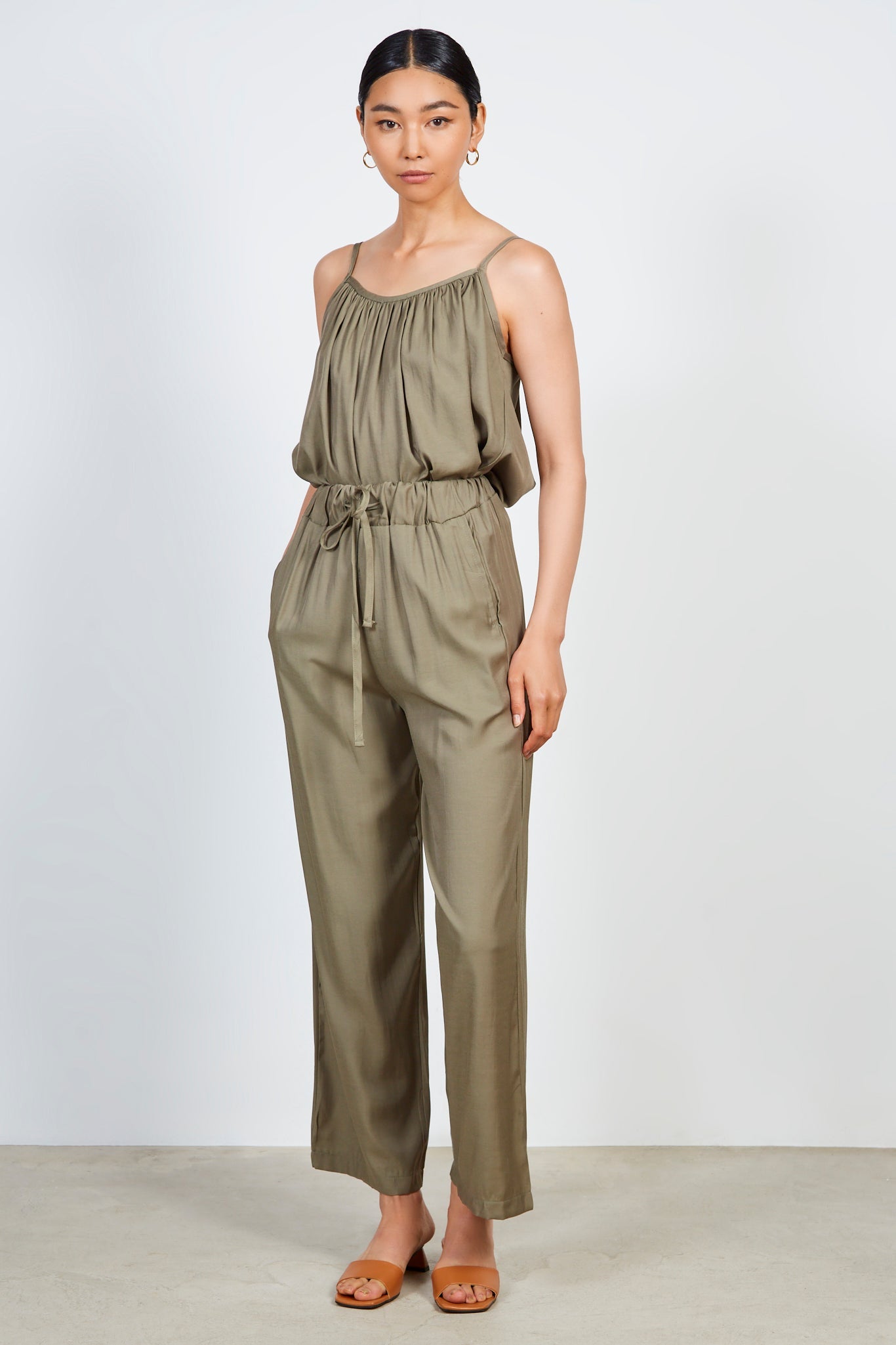 Khaki silky trousers_4
