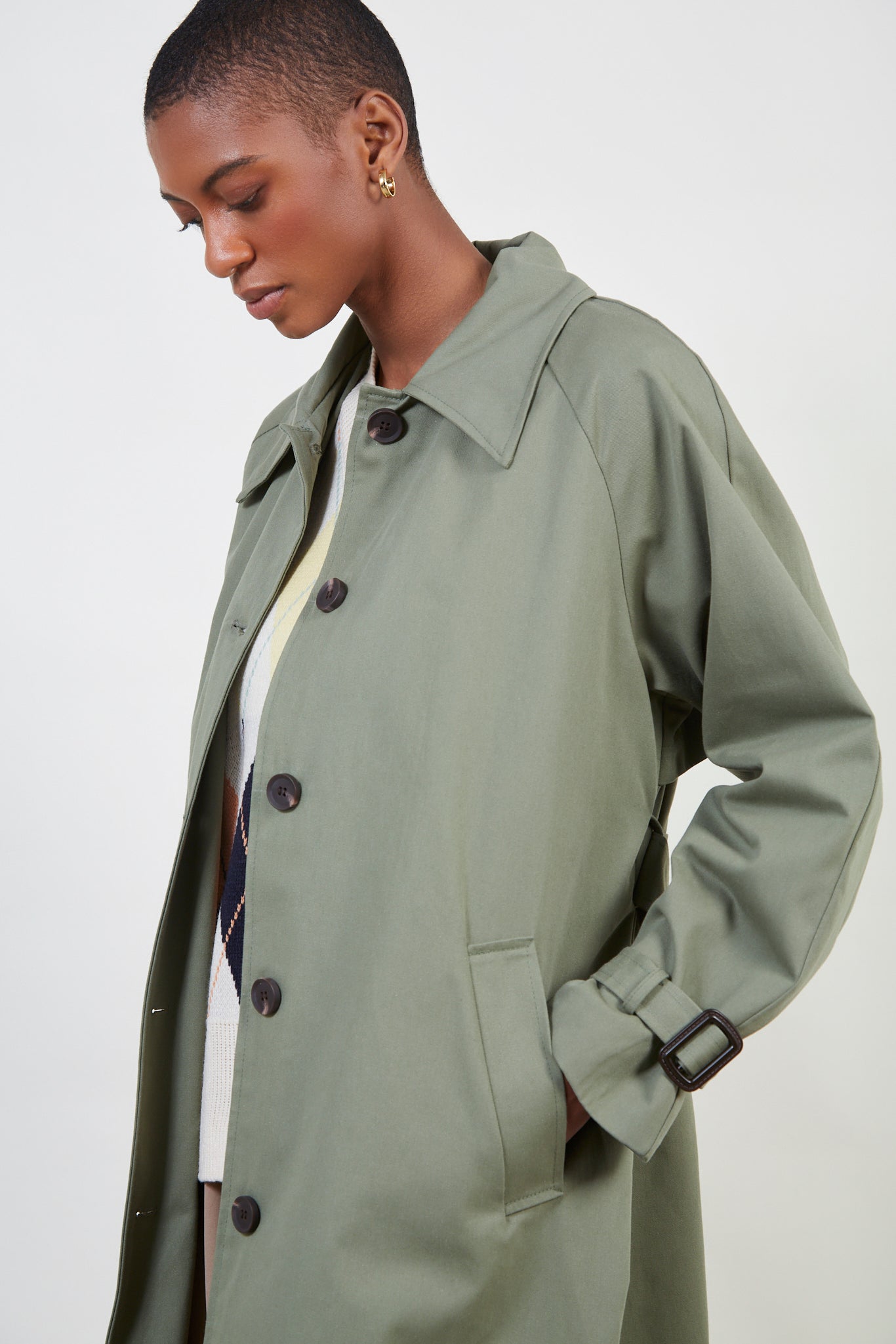 Khaki single breasted buckle detail trench coat_3