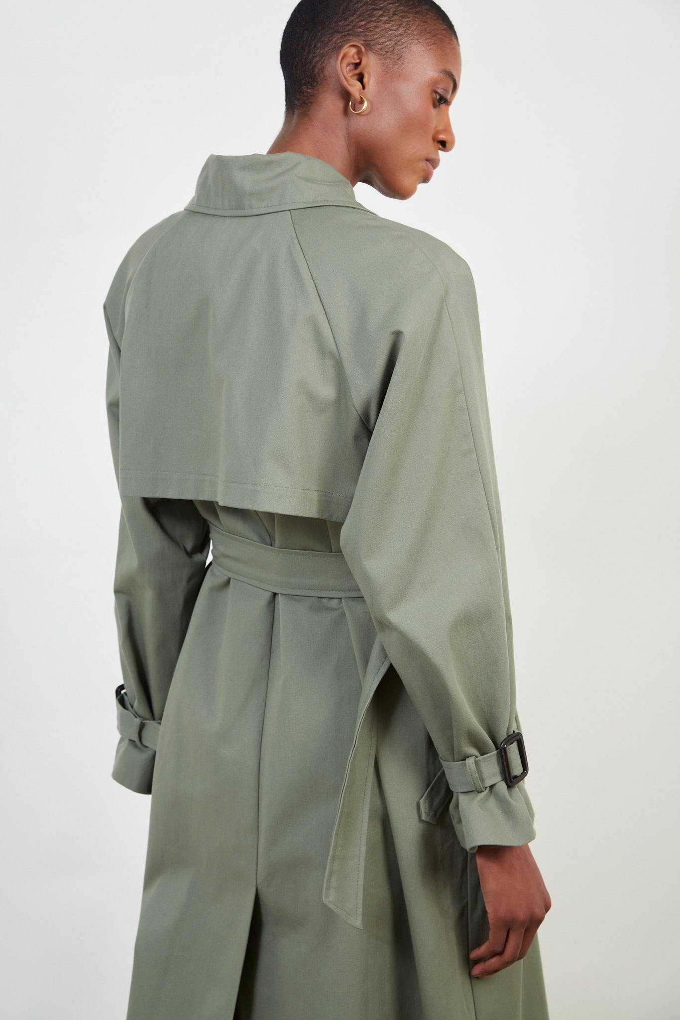 Khaki single breasted buckle detail trench coat_7