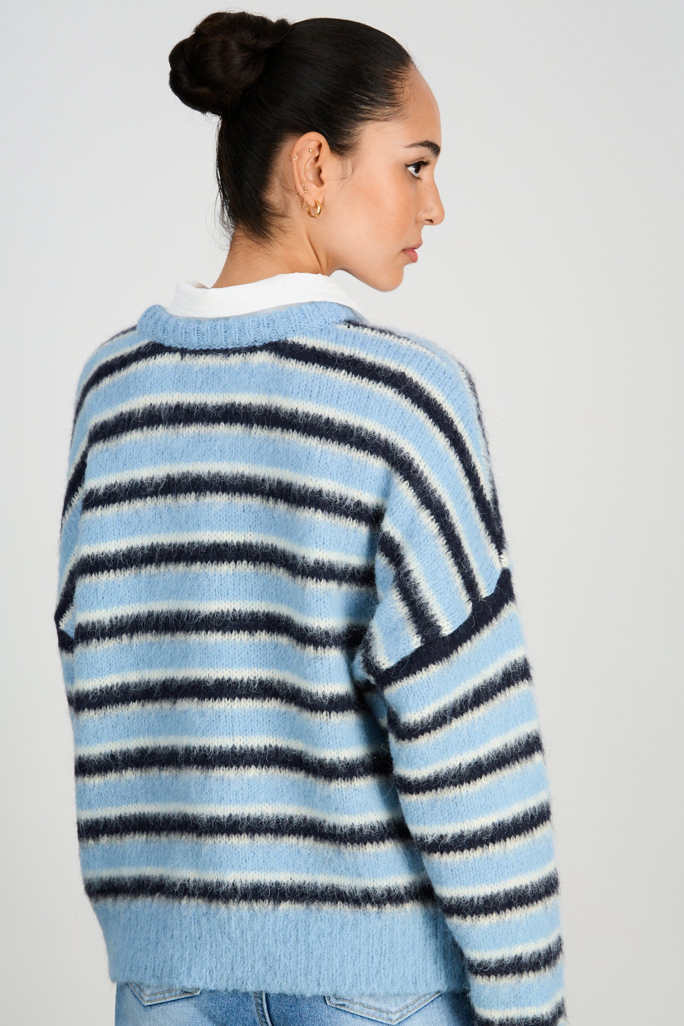 Light and dark blue alpaca wool blend striped crew neck jumper_3