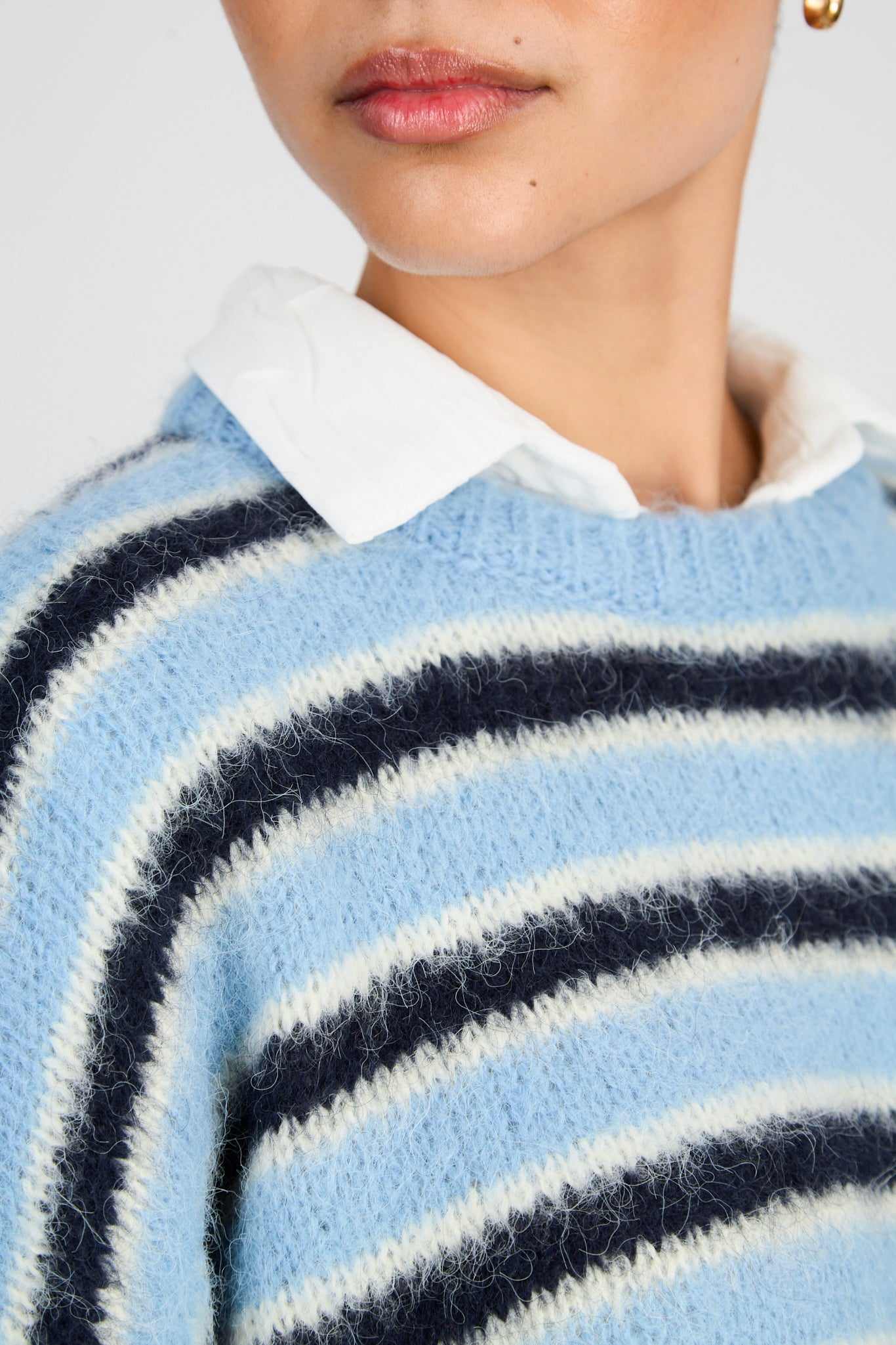 Light and dark blue alpaca wool blend striped crew neck jumper_4