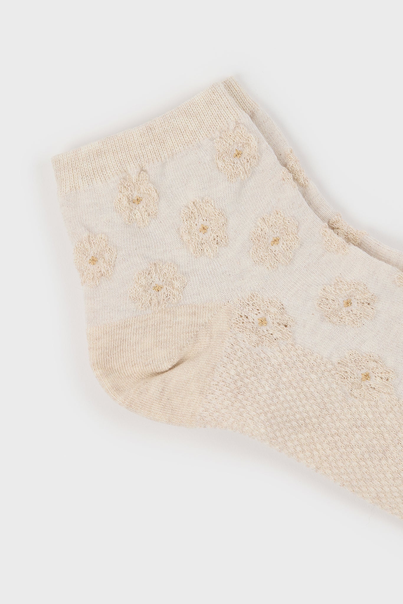 Light beige floral tuft ankle socks_2