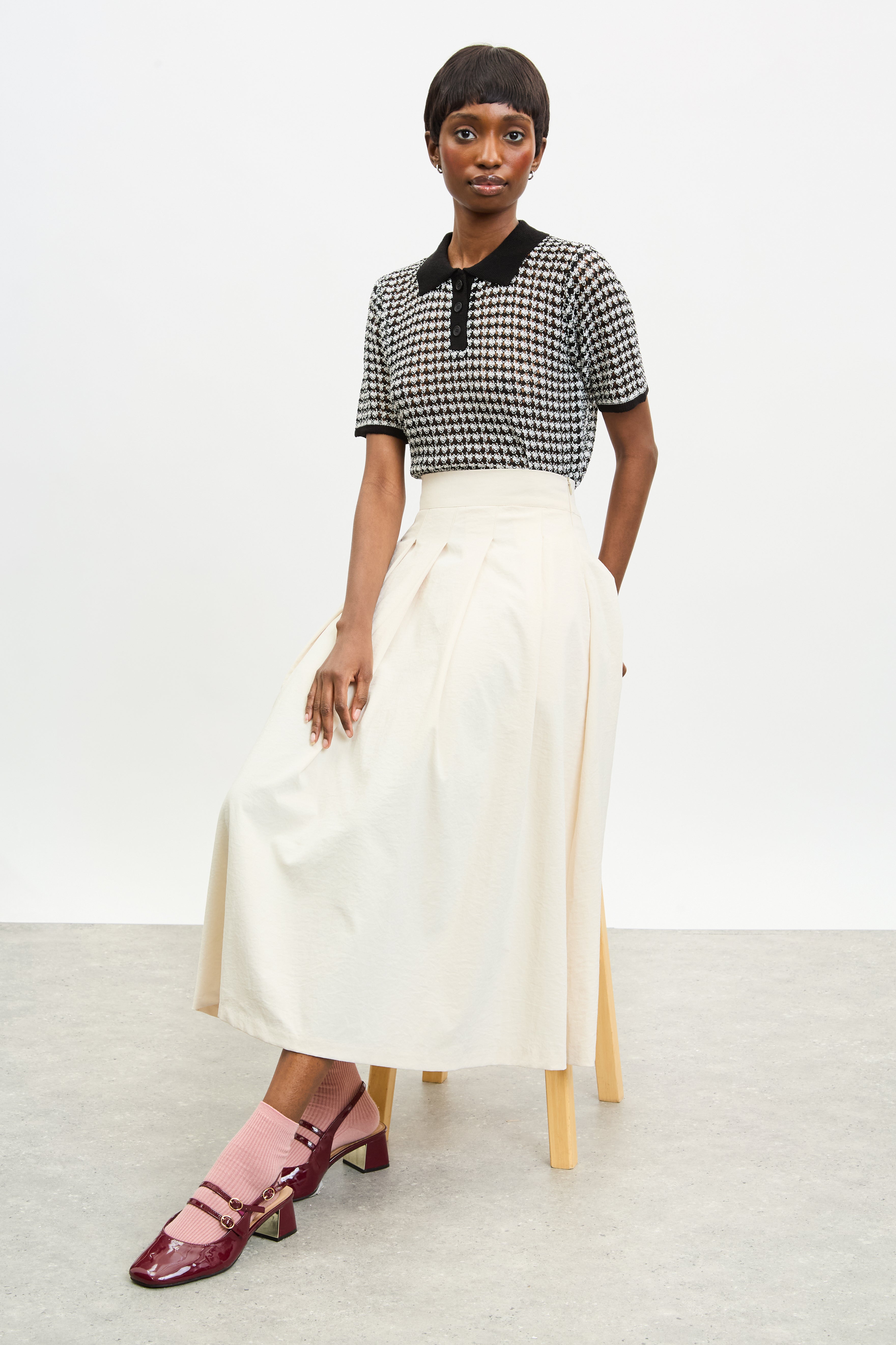 Light beige pleated waist midi skirt_5