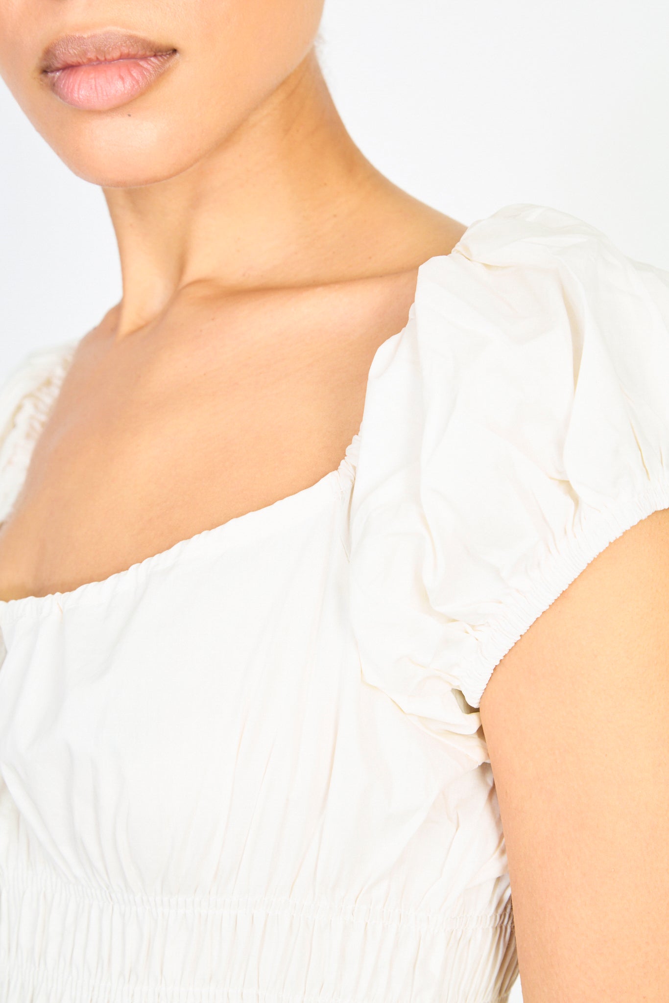 Light beige ruched sleeve cinch waist dress_4