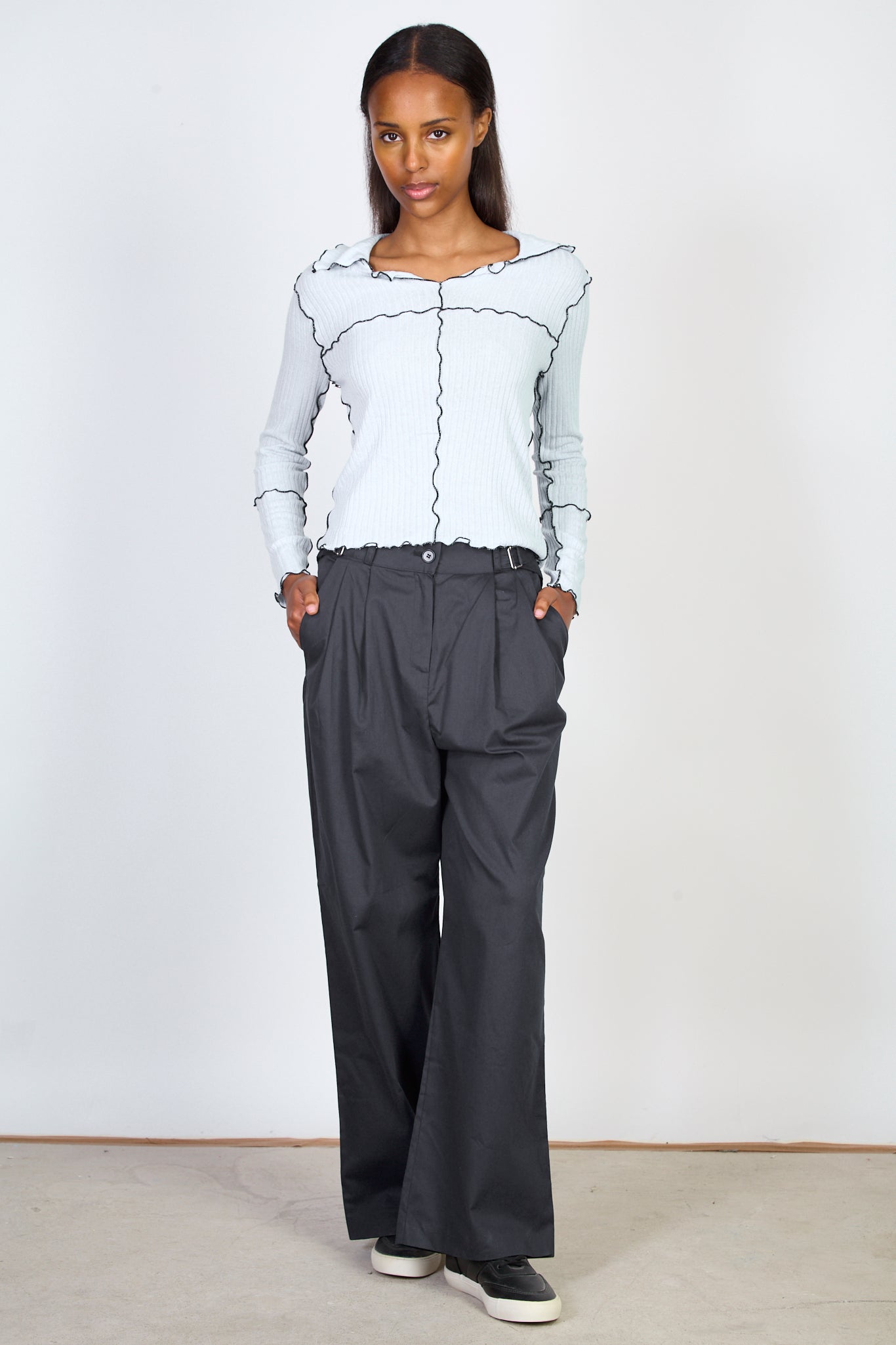 Light blue and black trim collar top_5