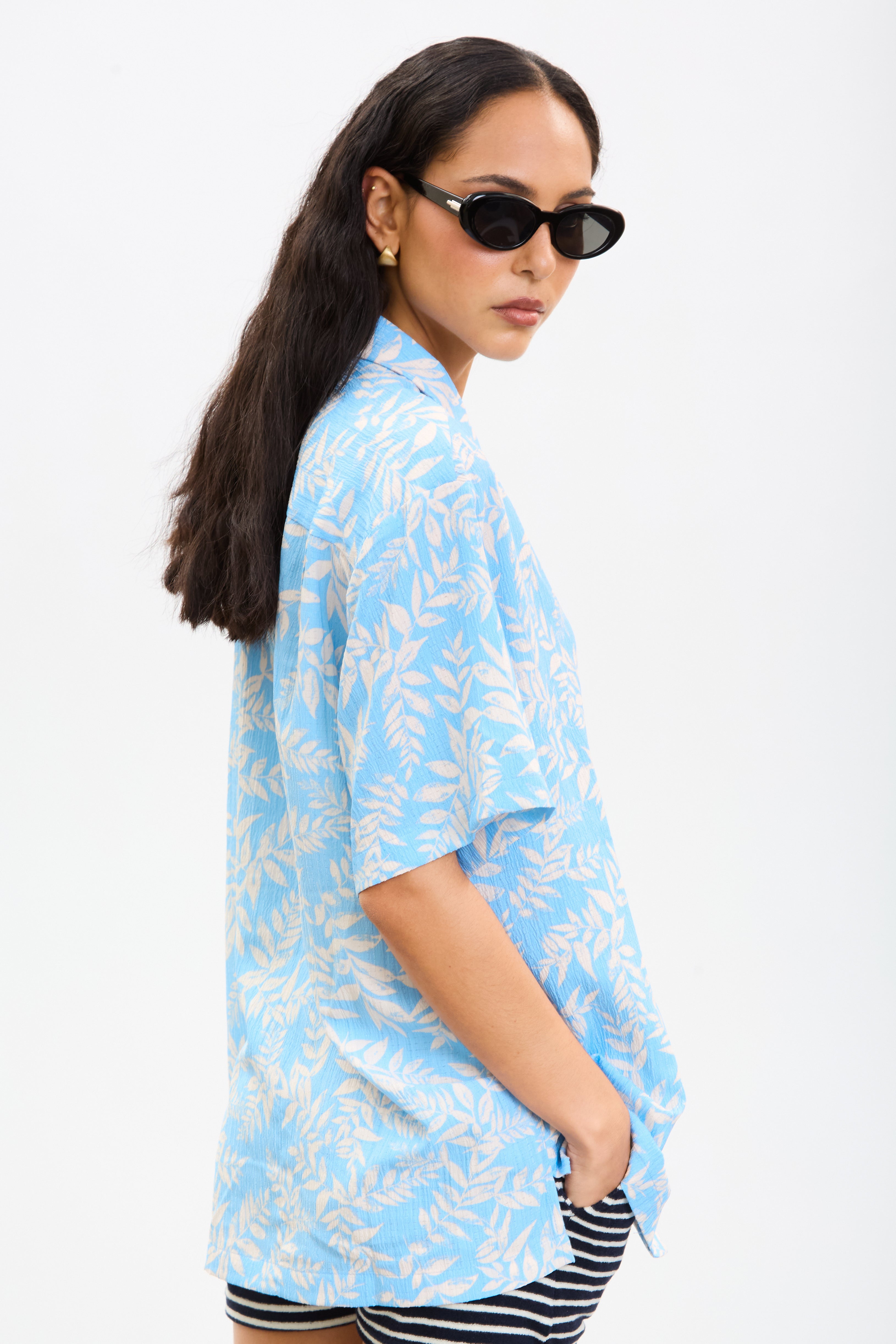 Light blue leaf print short sleeved shirt_2