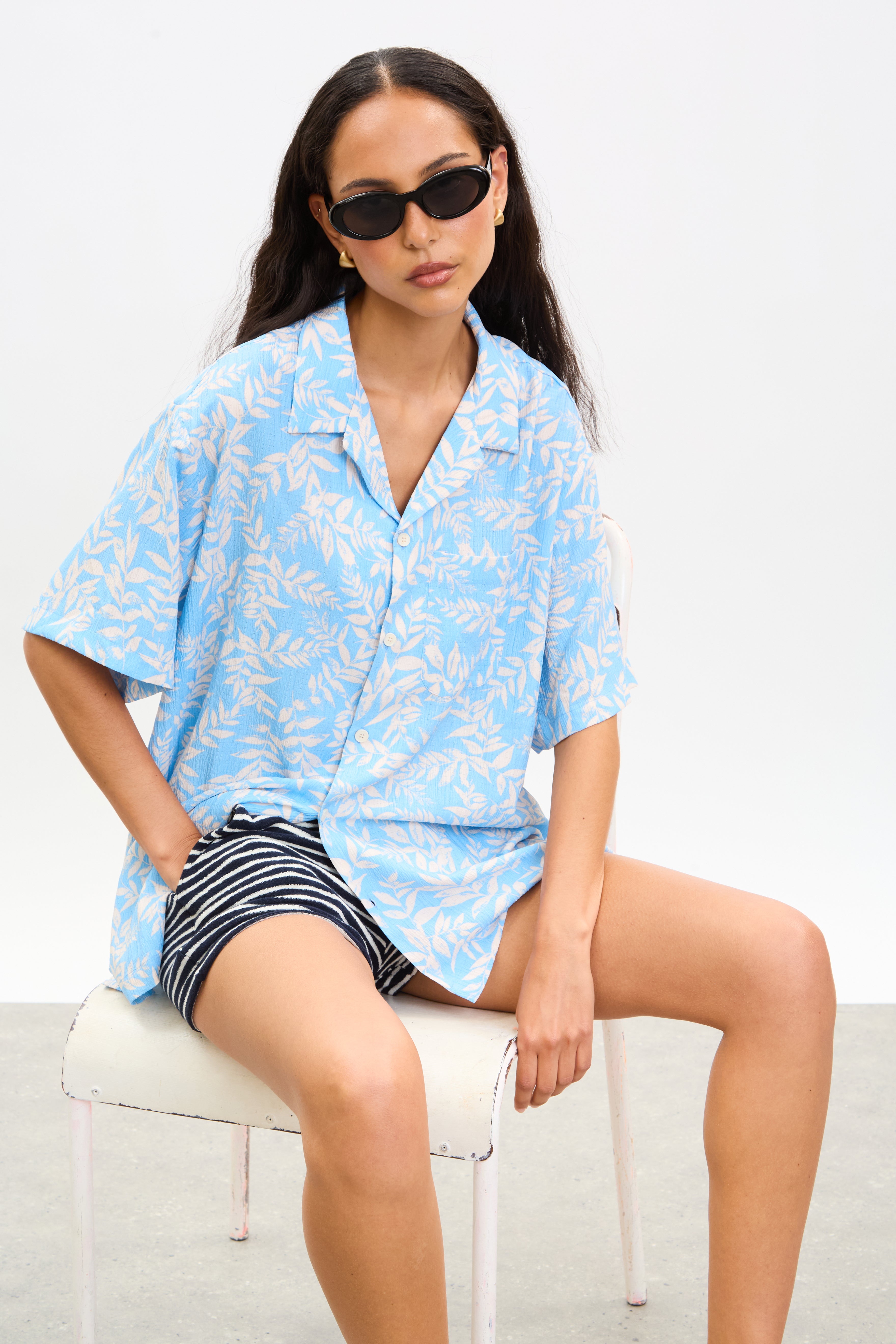 Light blue leaf print short sleeved shirt_5