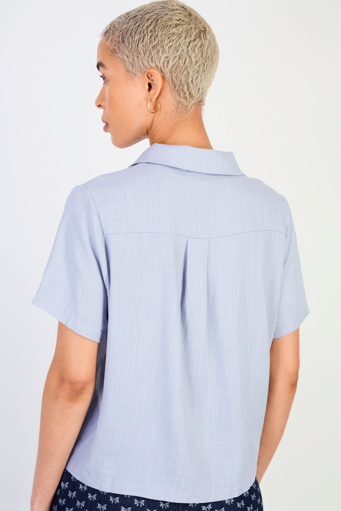 Light blue linen blend short sleeved shirt blouse_2