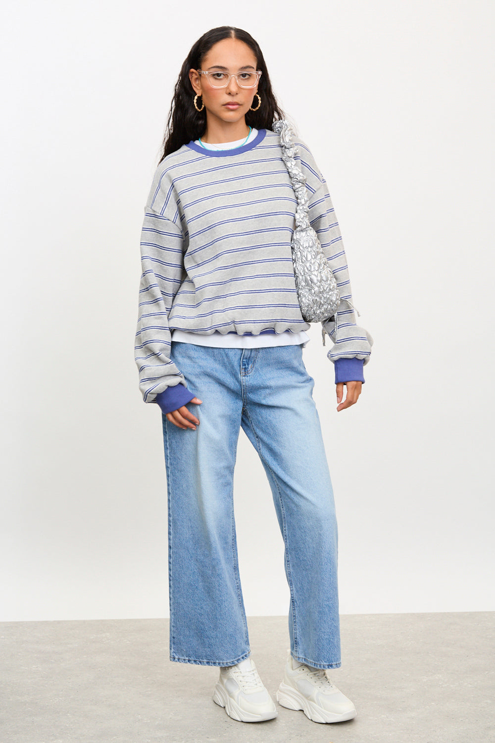 Light blue relaxed straight leg jeans_5