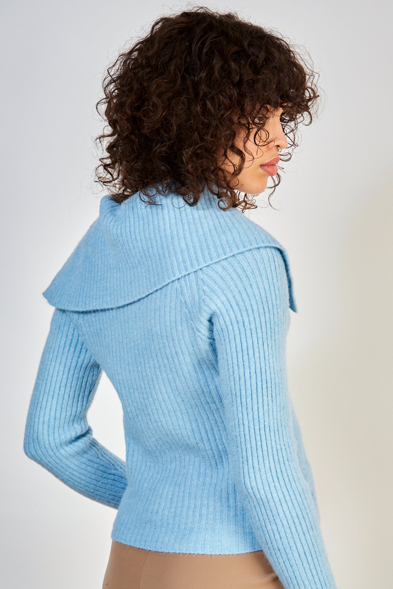 Light blue ribbed diagonal button jumper_3