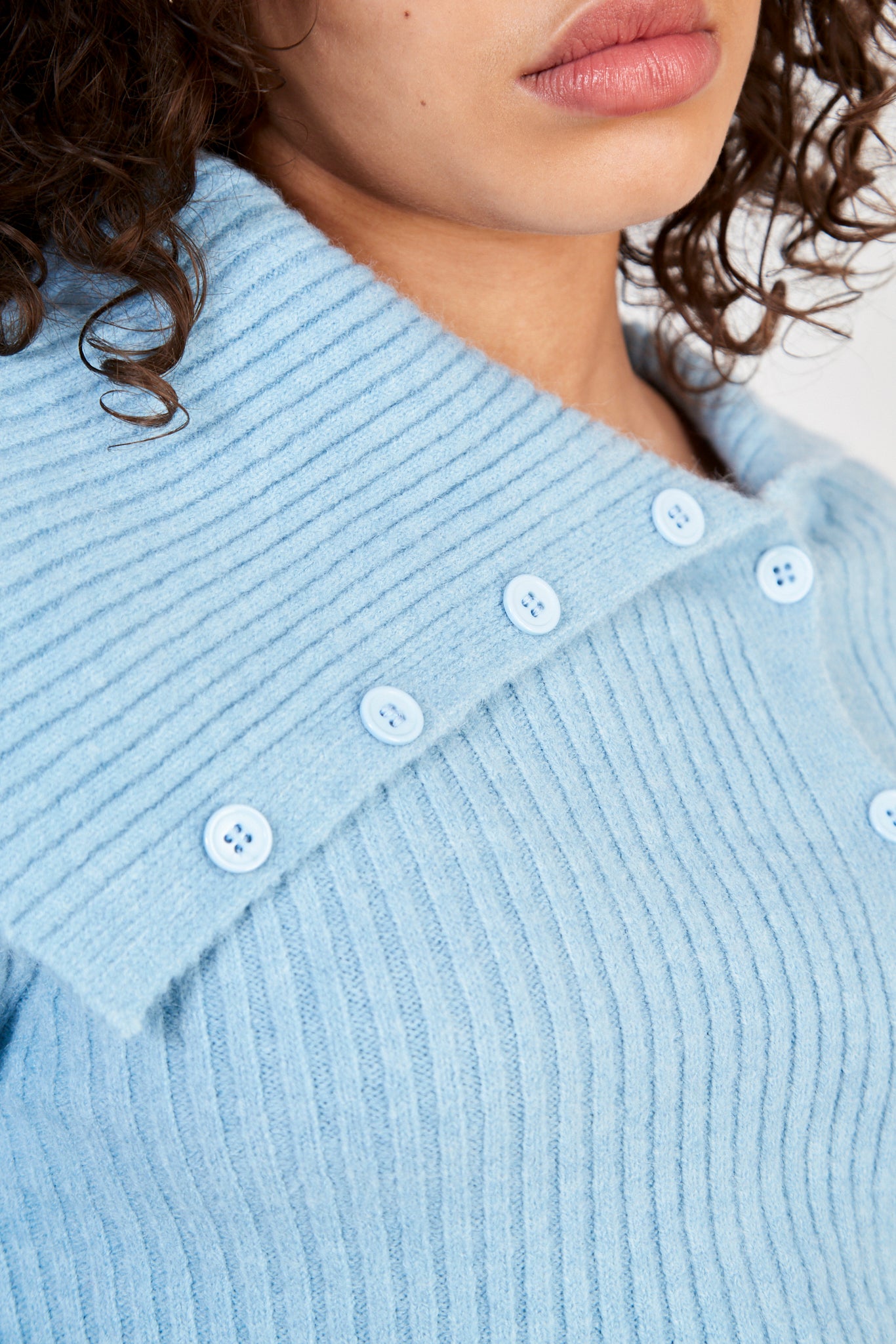Light blue ribbed diagonal button jumper_4
