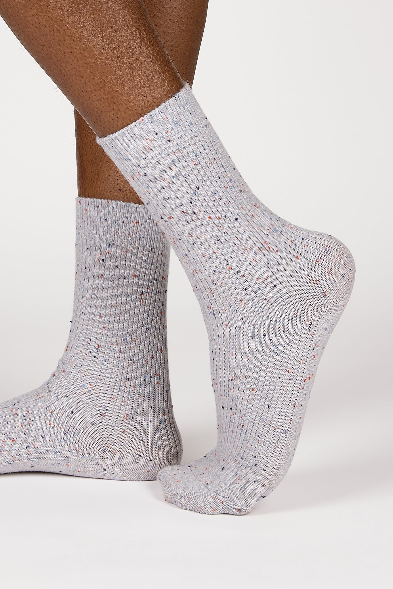 Light grey thin ribbed rainbow fleck socks_3