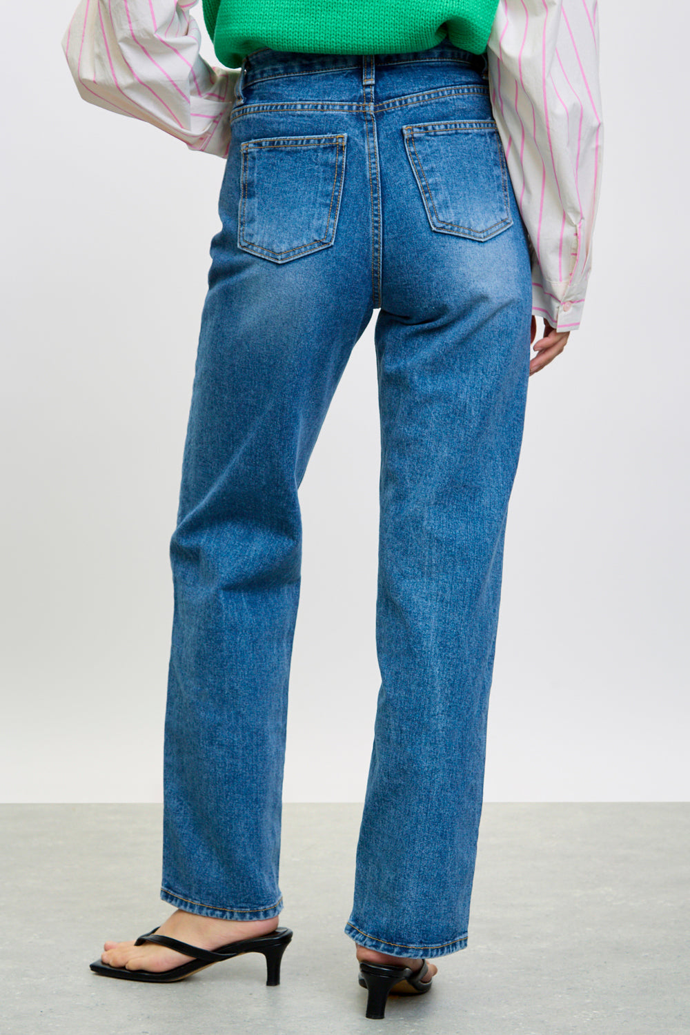 Mid blue relaxed straight leg jeans_2