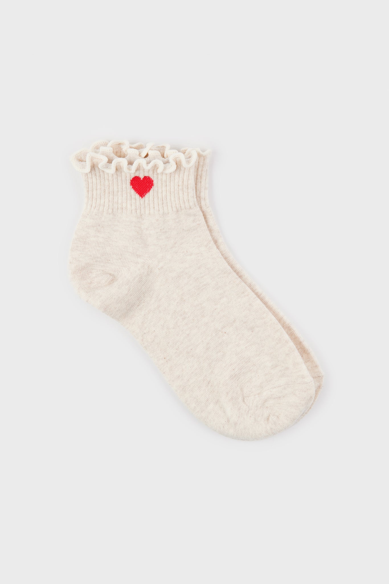 Light beige ruffle trim heart ankle socks_2