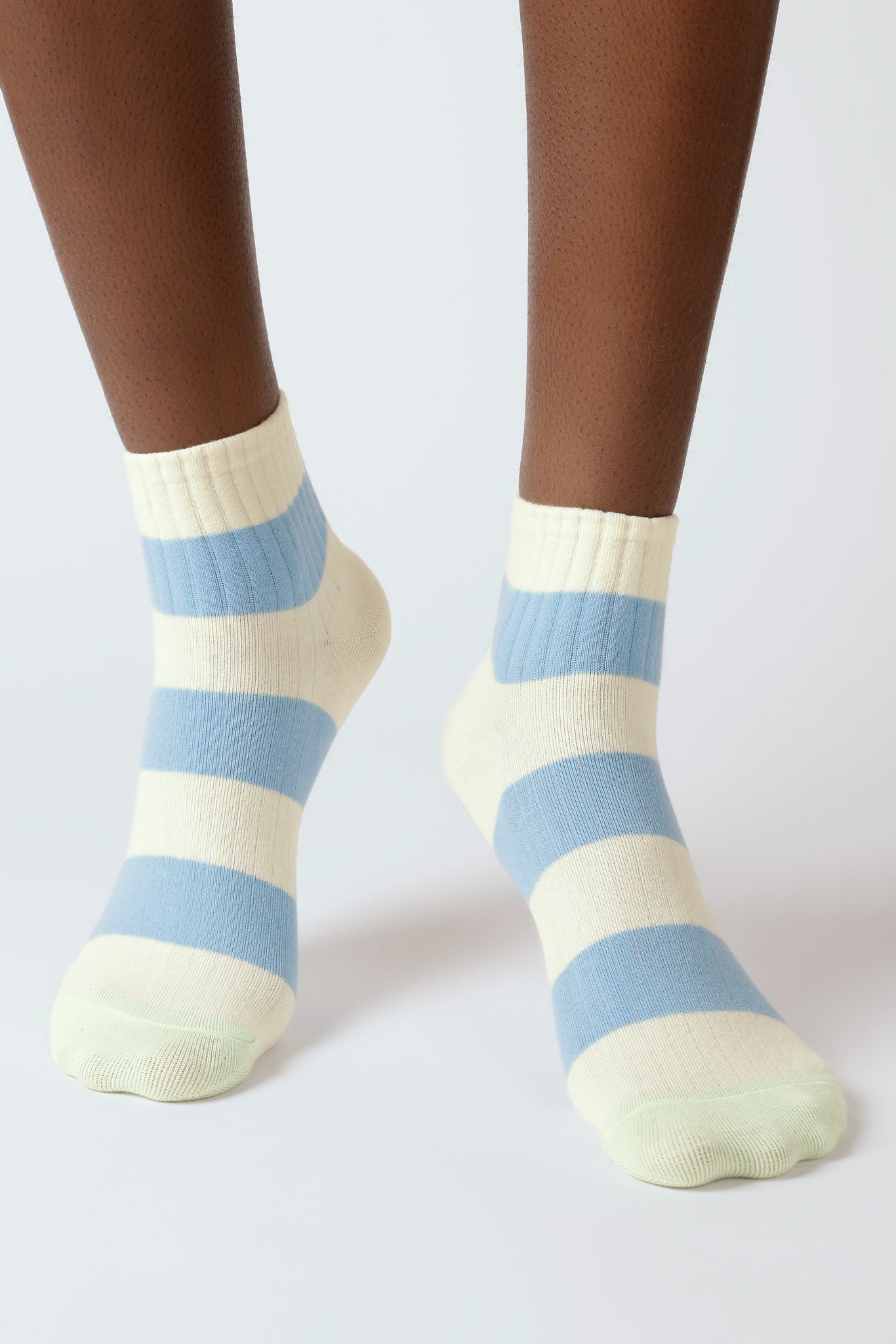 Light blue bright thick stripe socks_2