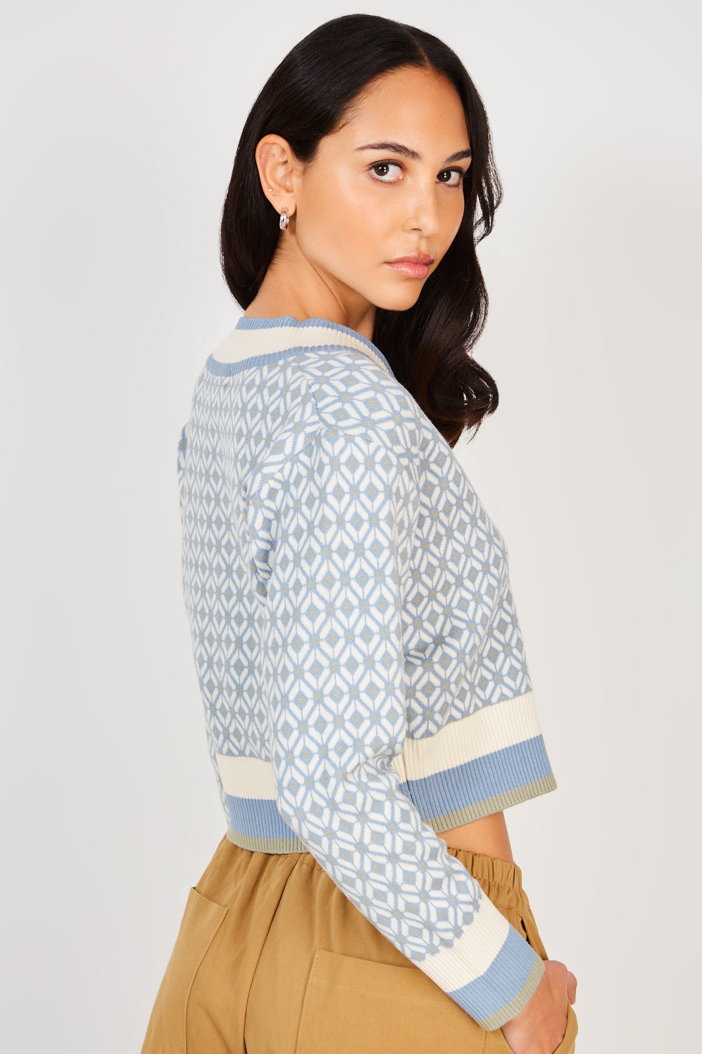 Light blue graphic ivory trim cardigan_2