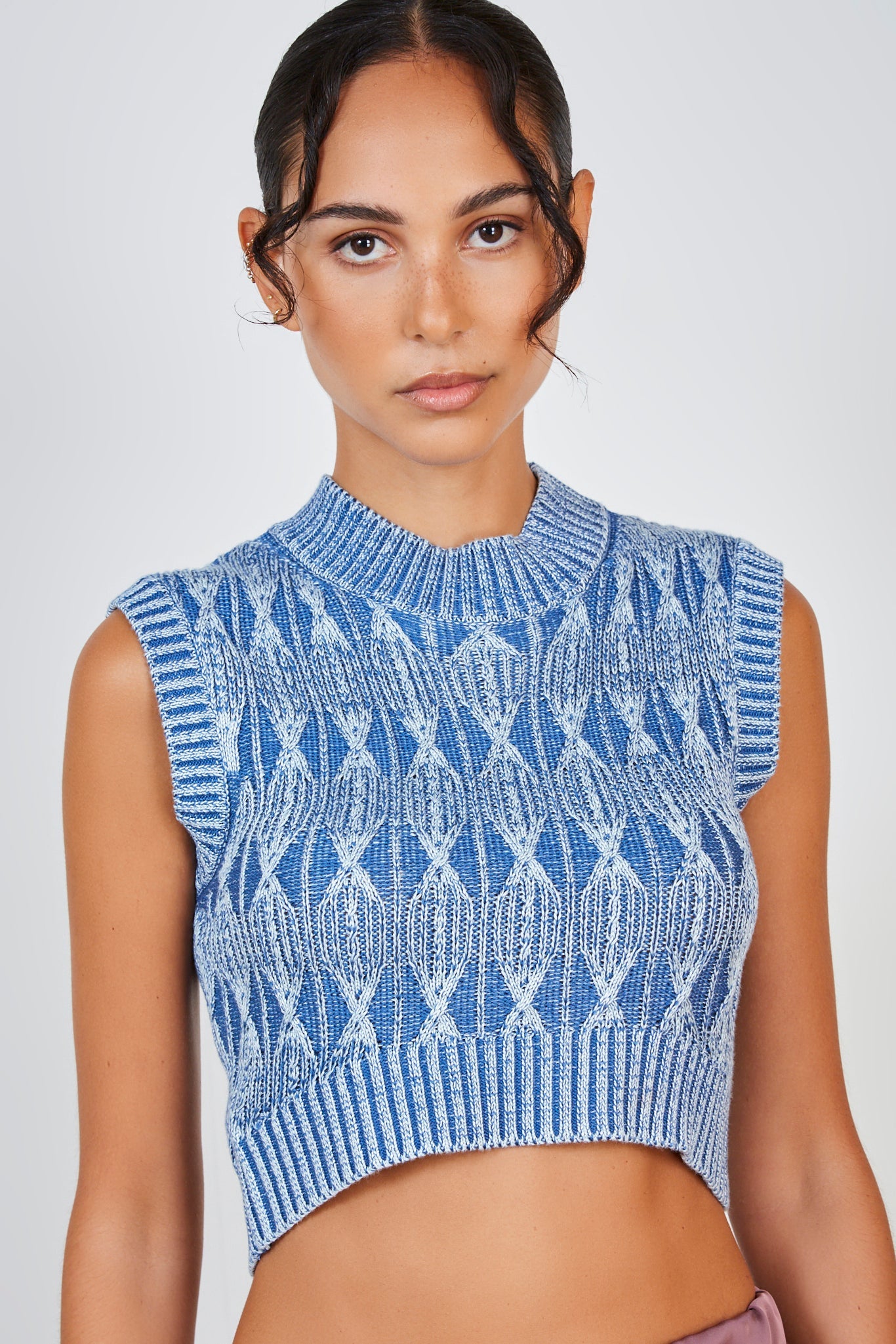 Light blue intarsia diamond weave sweater vest_2