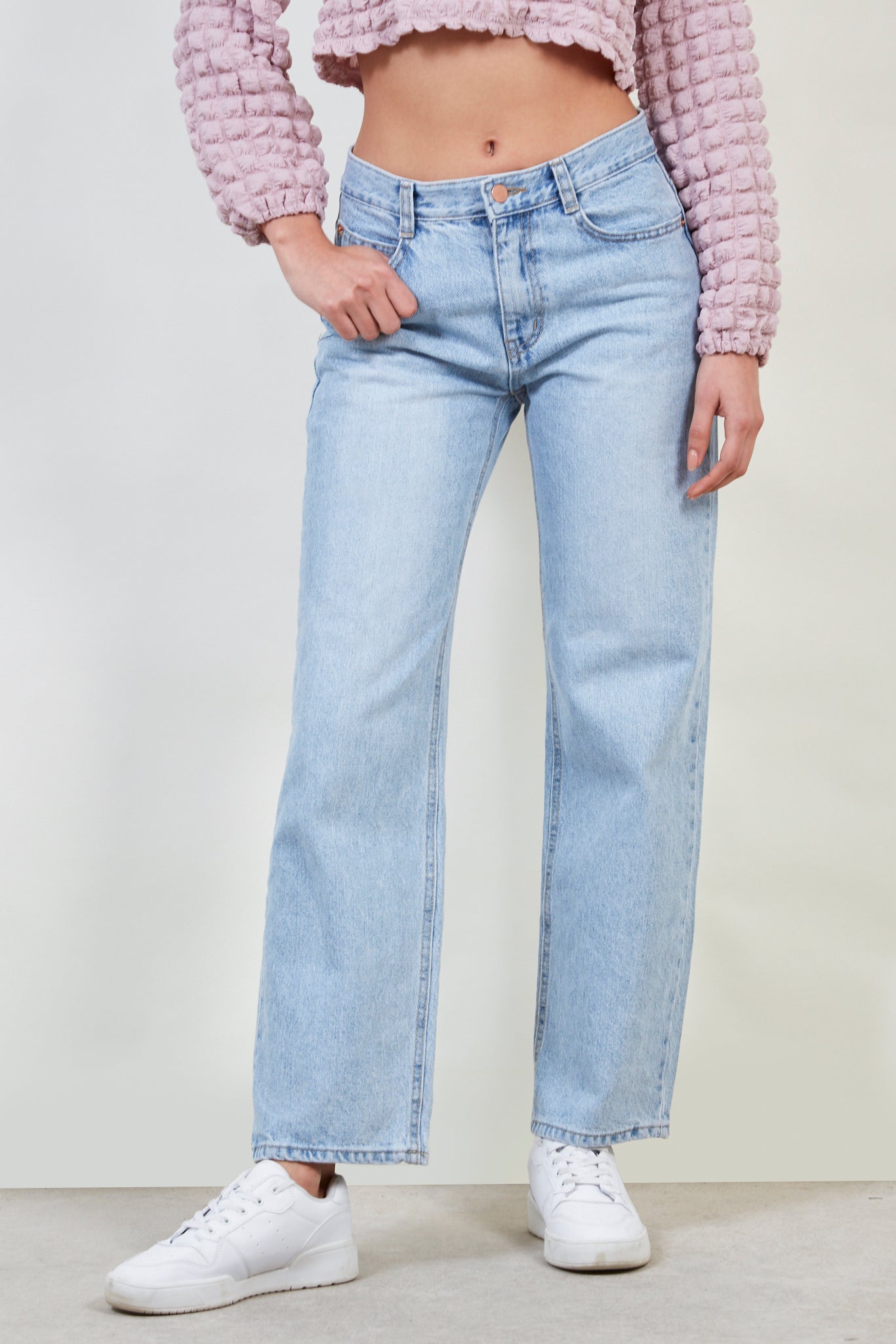 Light blue stove pipe jeans_1