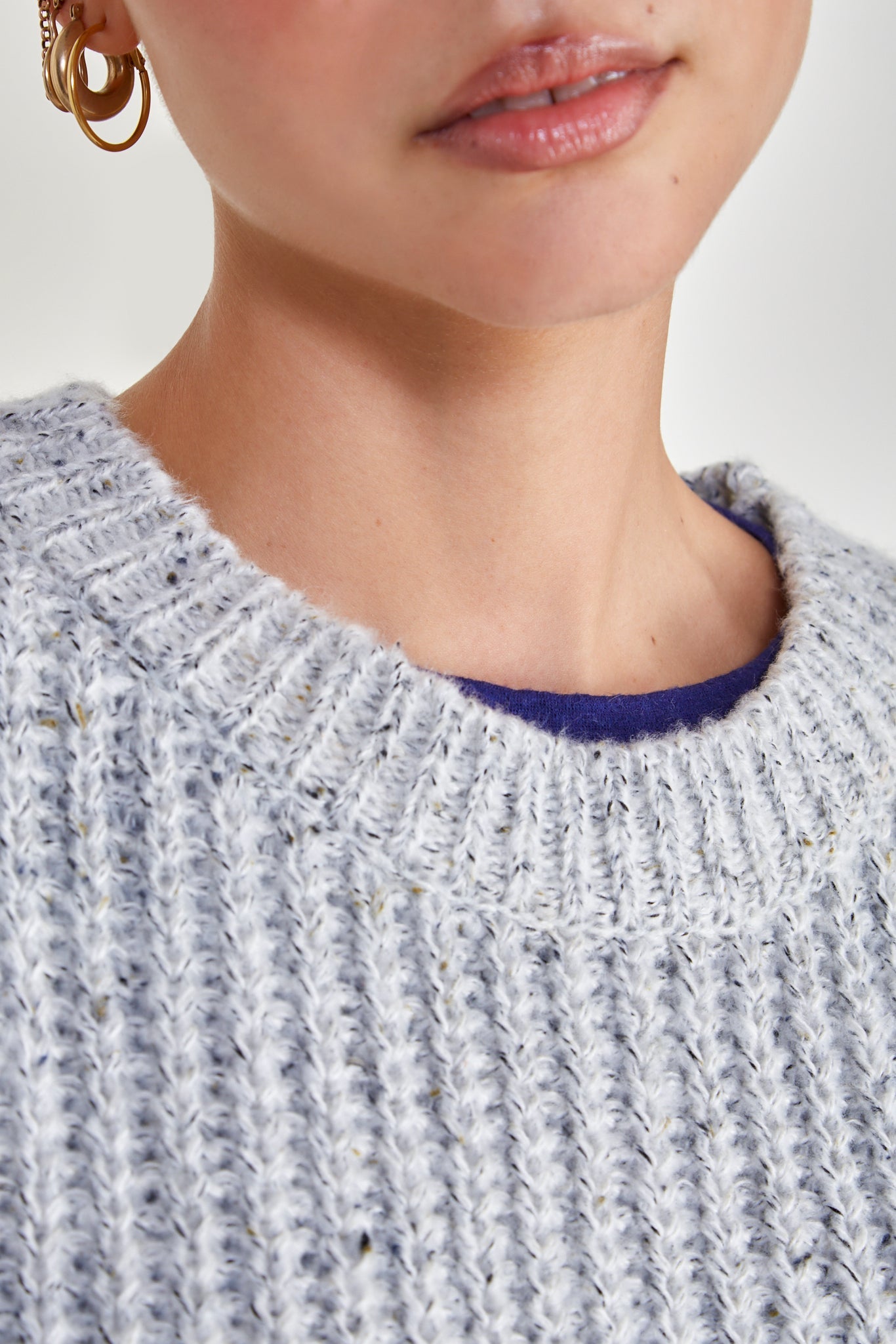 Light grey flecked ribbed sweater vest_4