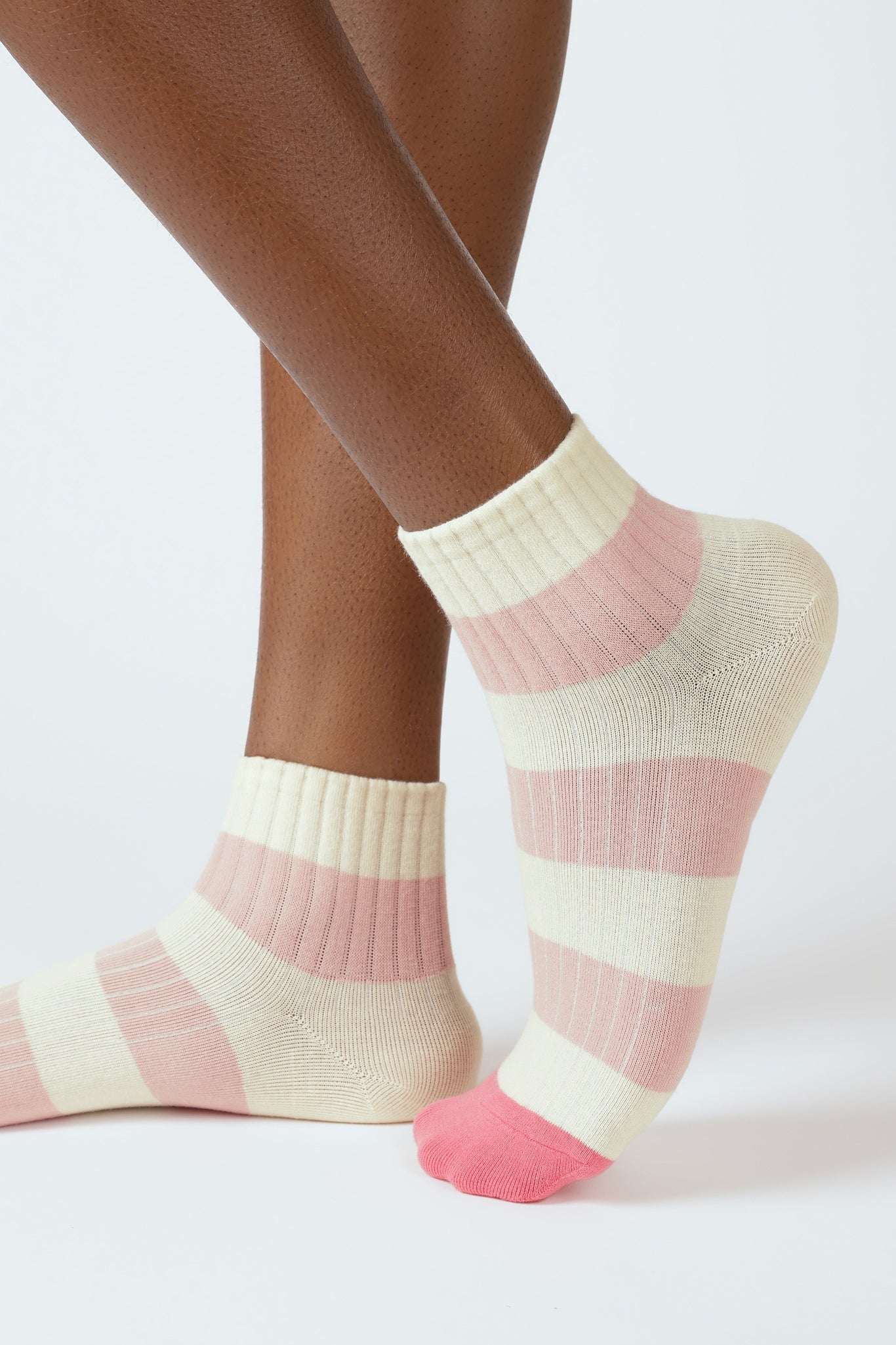 Light pink bright thick stripe socks_1