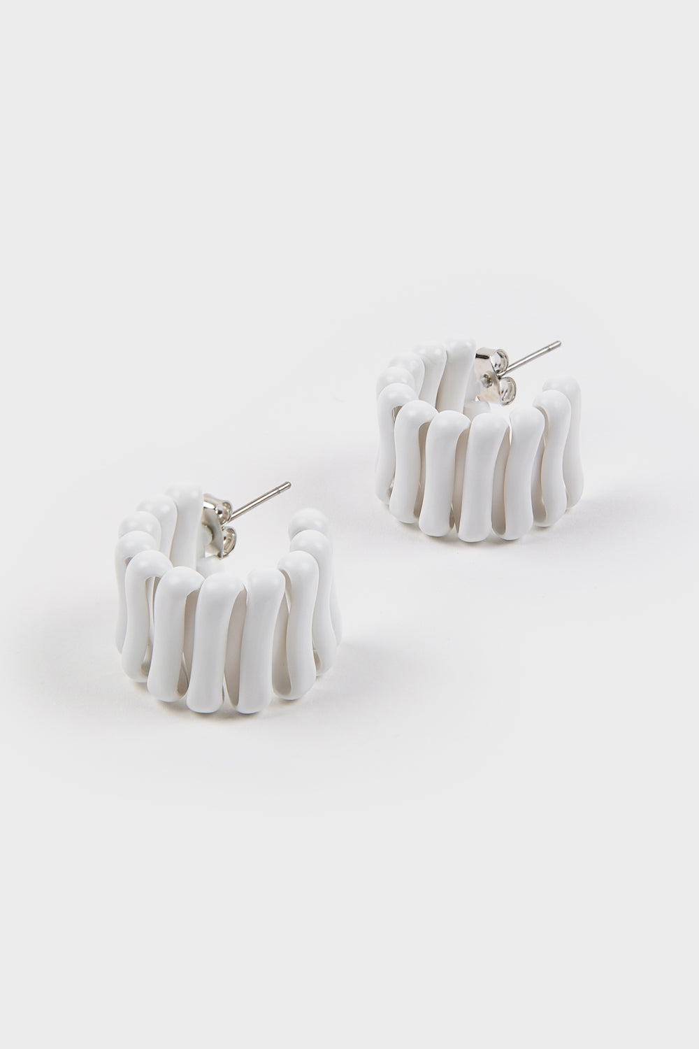 Matte white thick zig zag hoop earrings_2
