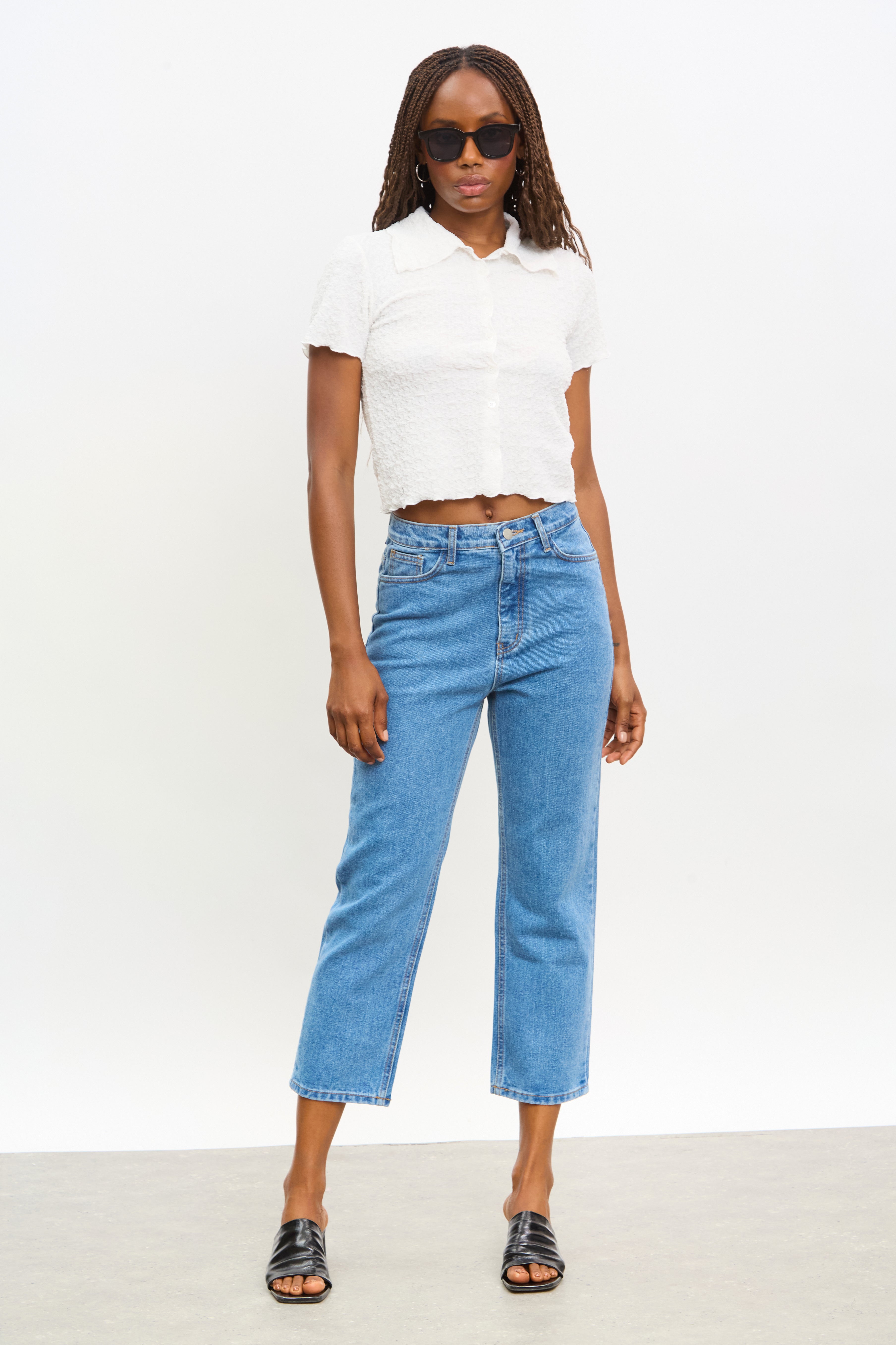 Mid blue straight leg capri jeans_4