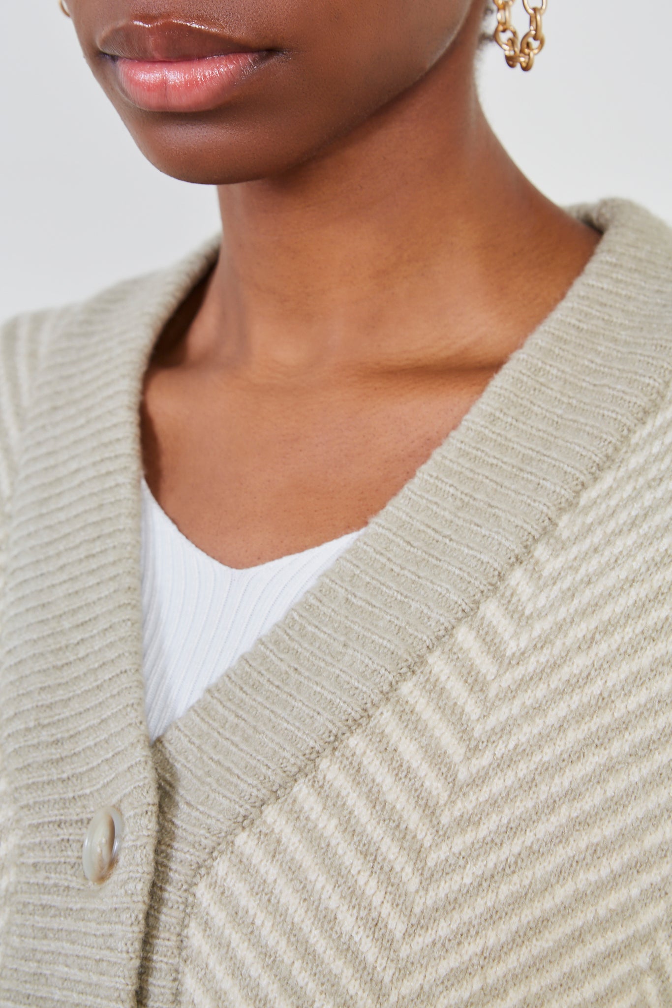 Pale khaki and ivory herringbone cardigan_9