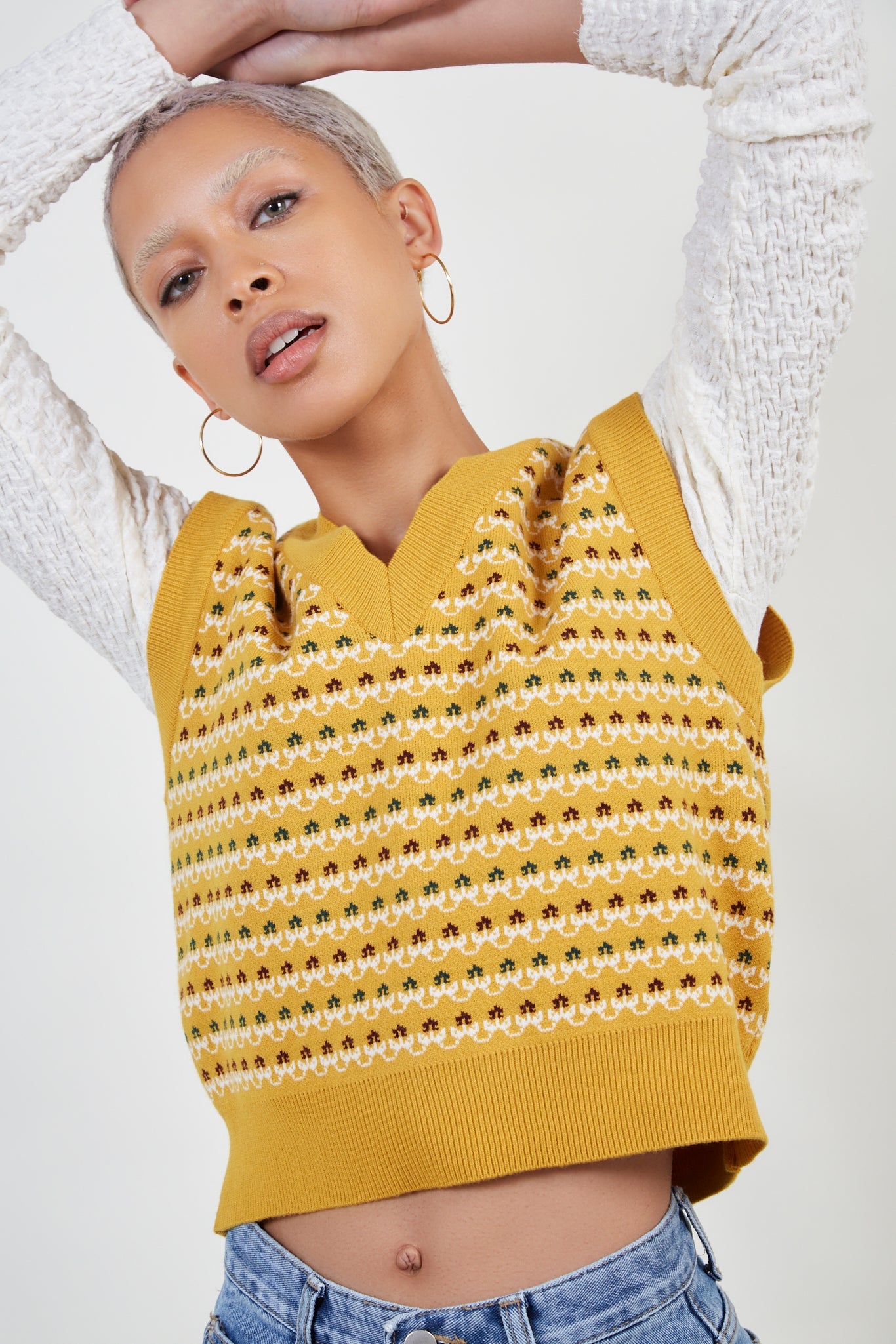 Mustard graphic print sweater vest_2