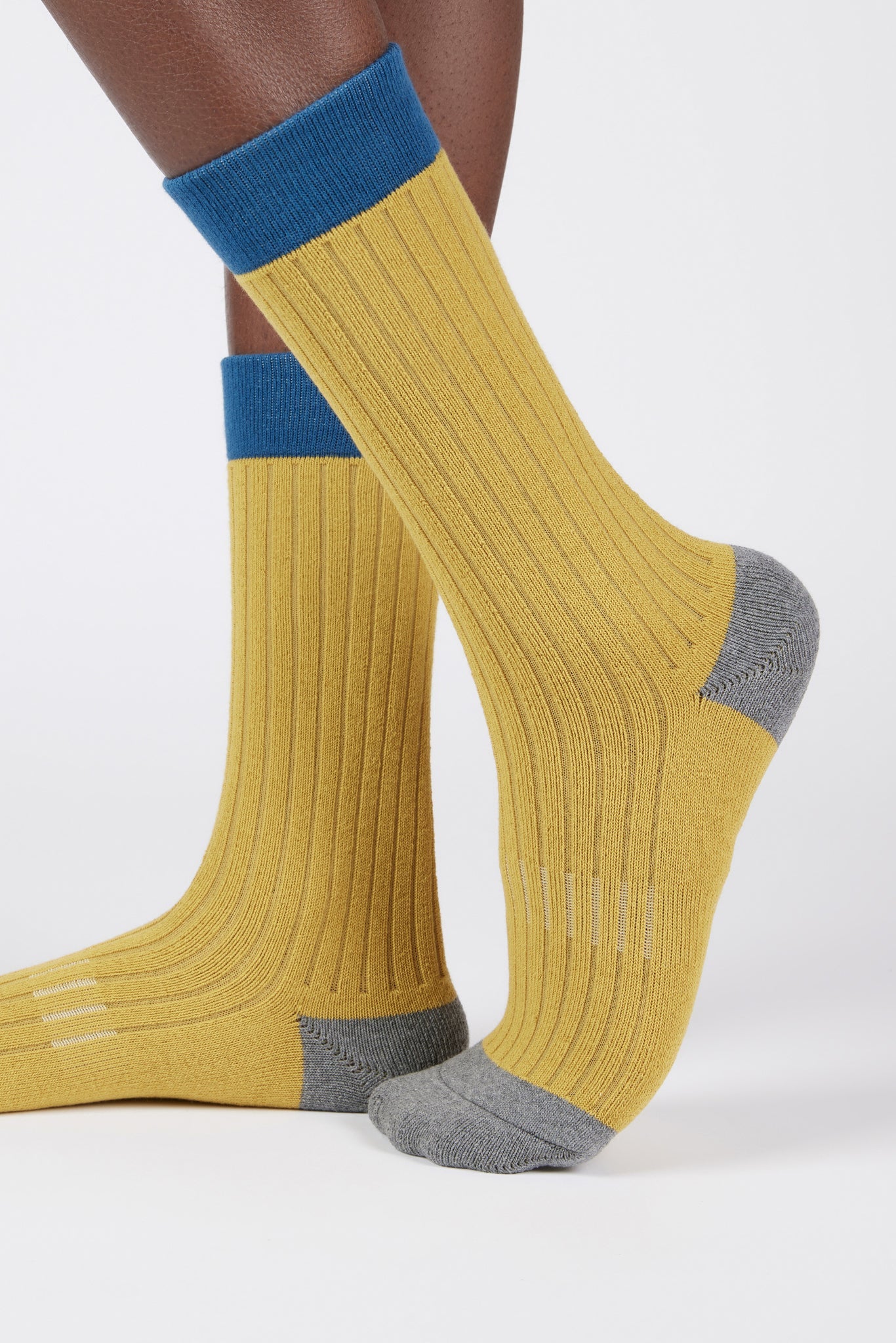 Mustard ribbed tricolour block socks_3