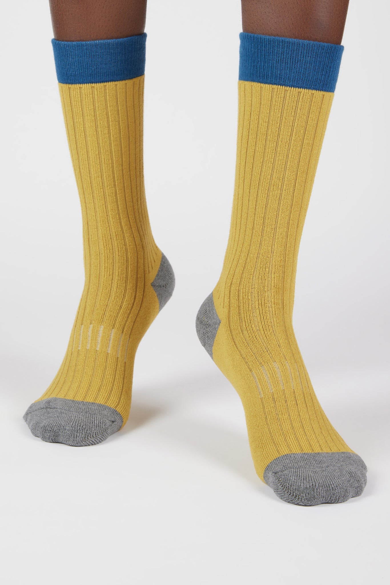 Mustard ribbed tricolour block socks_4