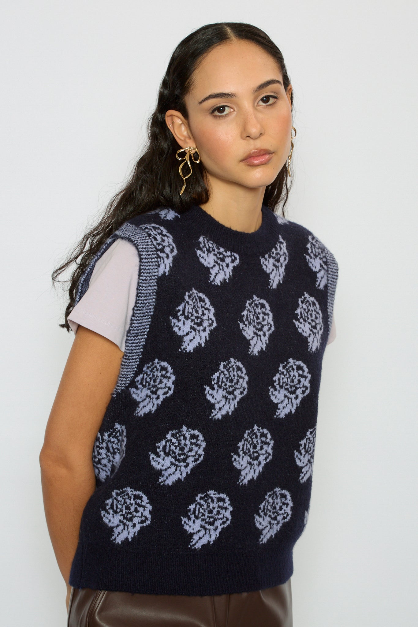Navy and lilac intarsia rose sweater vest_1