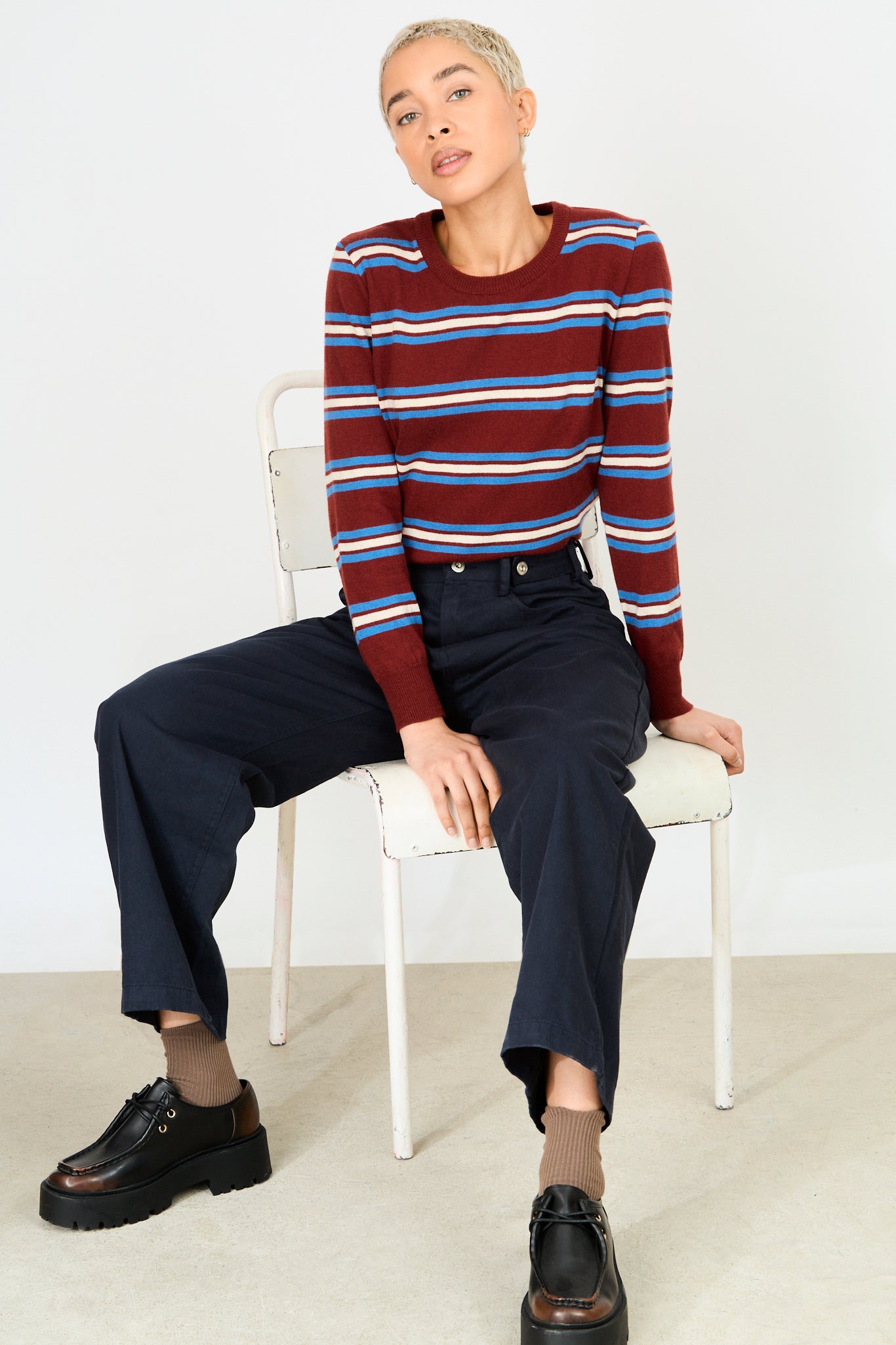 Navy blue adjustable waist double button jeans_5