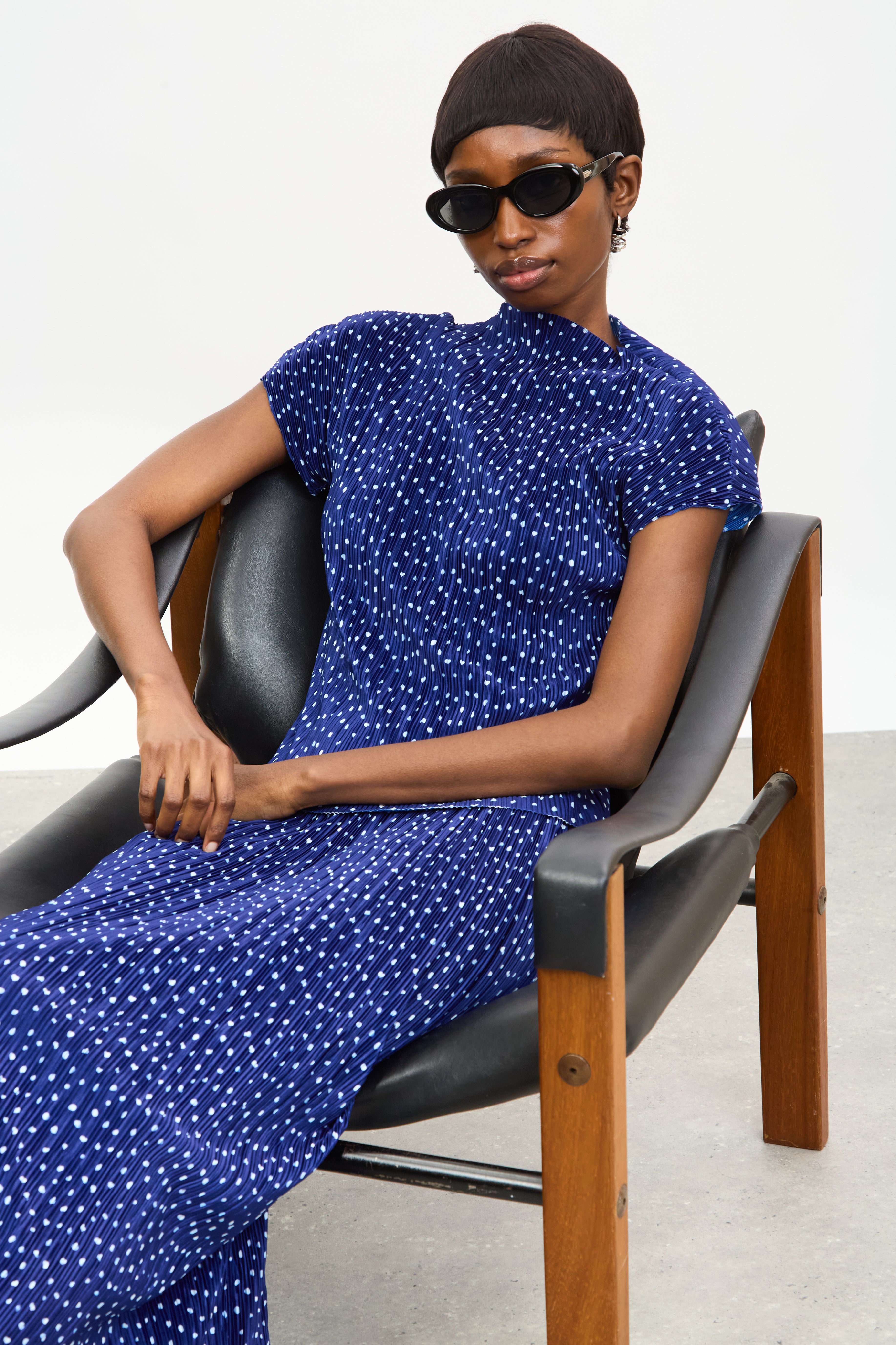 Navy blue and ivory polka dot ribbed short sleeved top_4