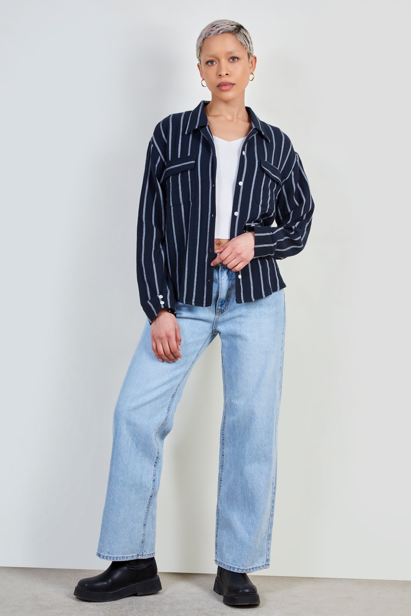 Navy and thick white stripe shirt_2