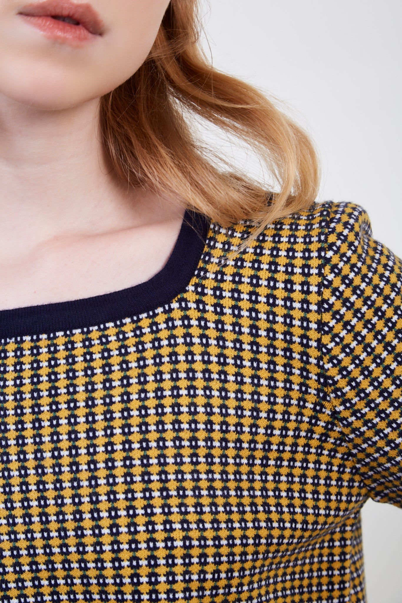 Navy and yellow dots knit tee_4