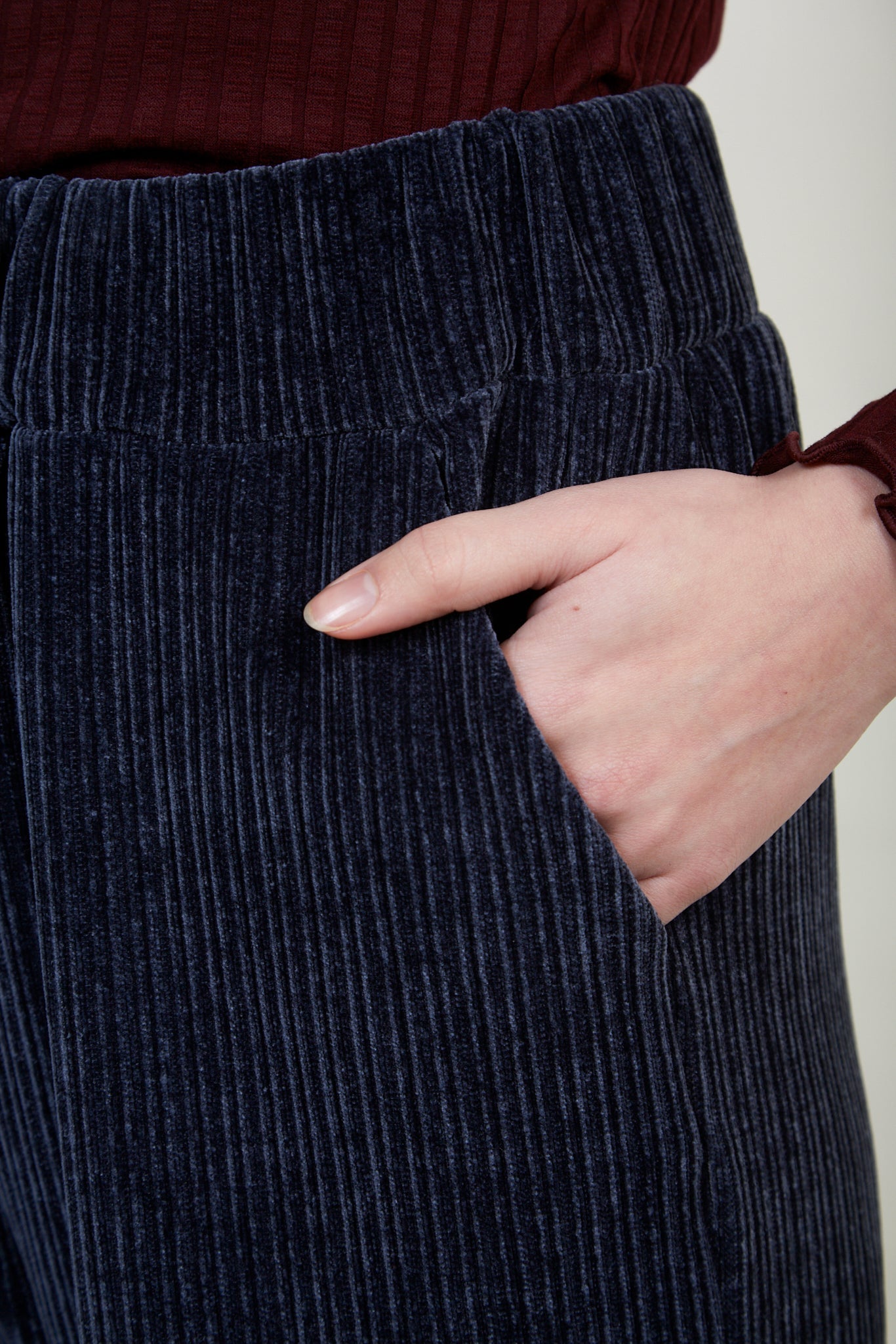 Navy thick ribbed side slit trousers_4