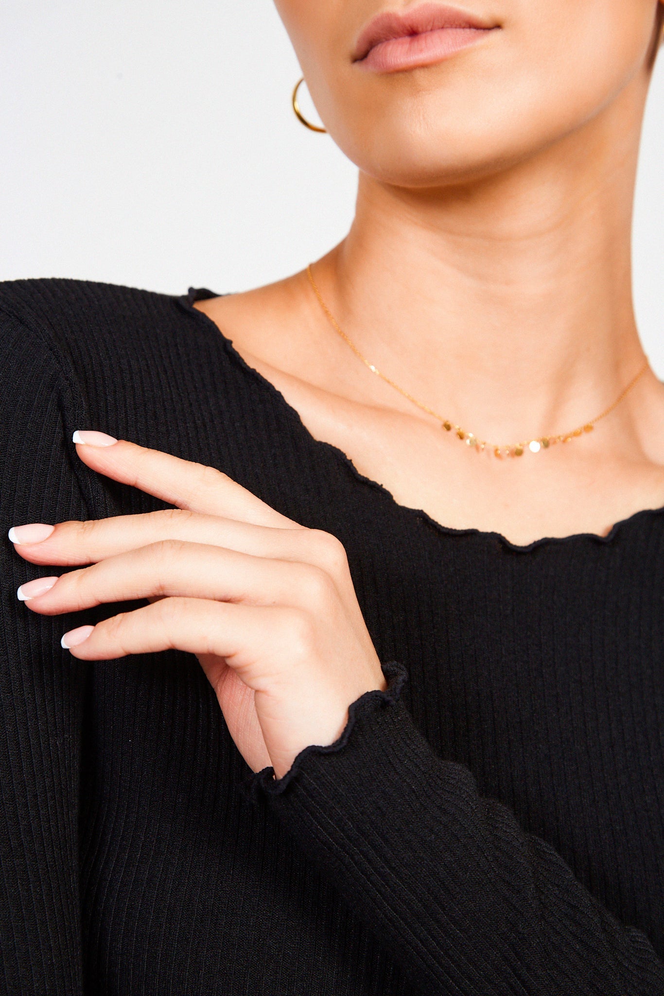 Black ruffle trim ribbed top_3