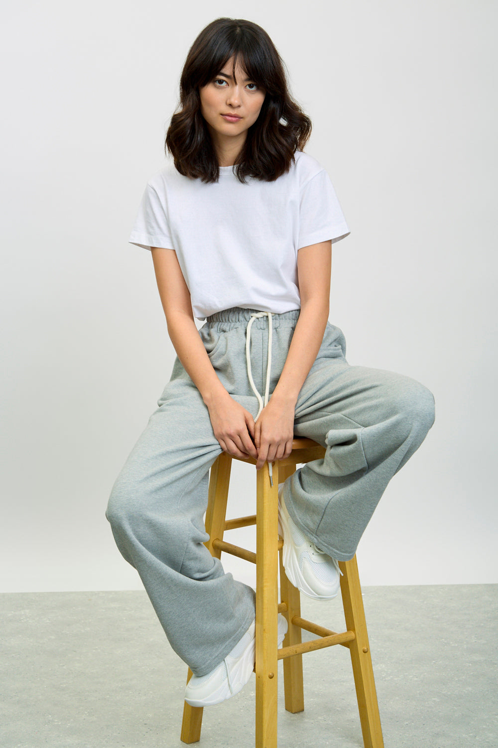 Pale grey side seam drawstring sweatpants_5