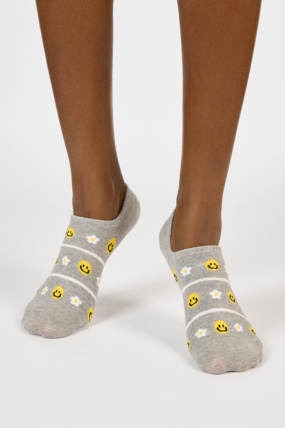 Pale grey smiley face daises socks_2
