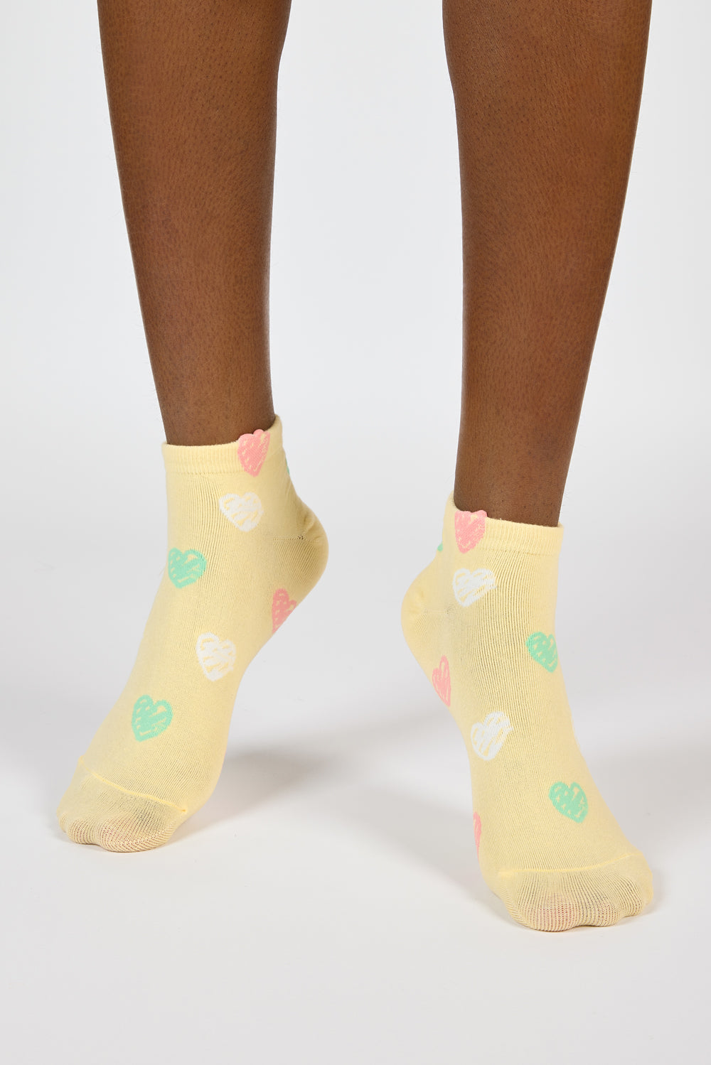 Pale yellow scribble hearts pop socks_2